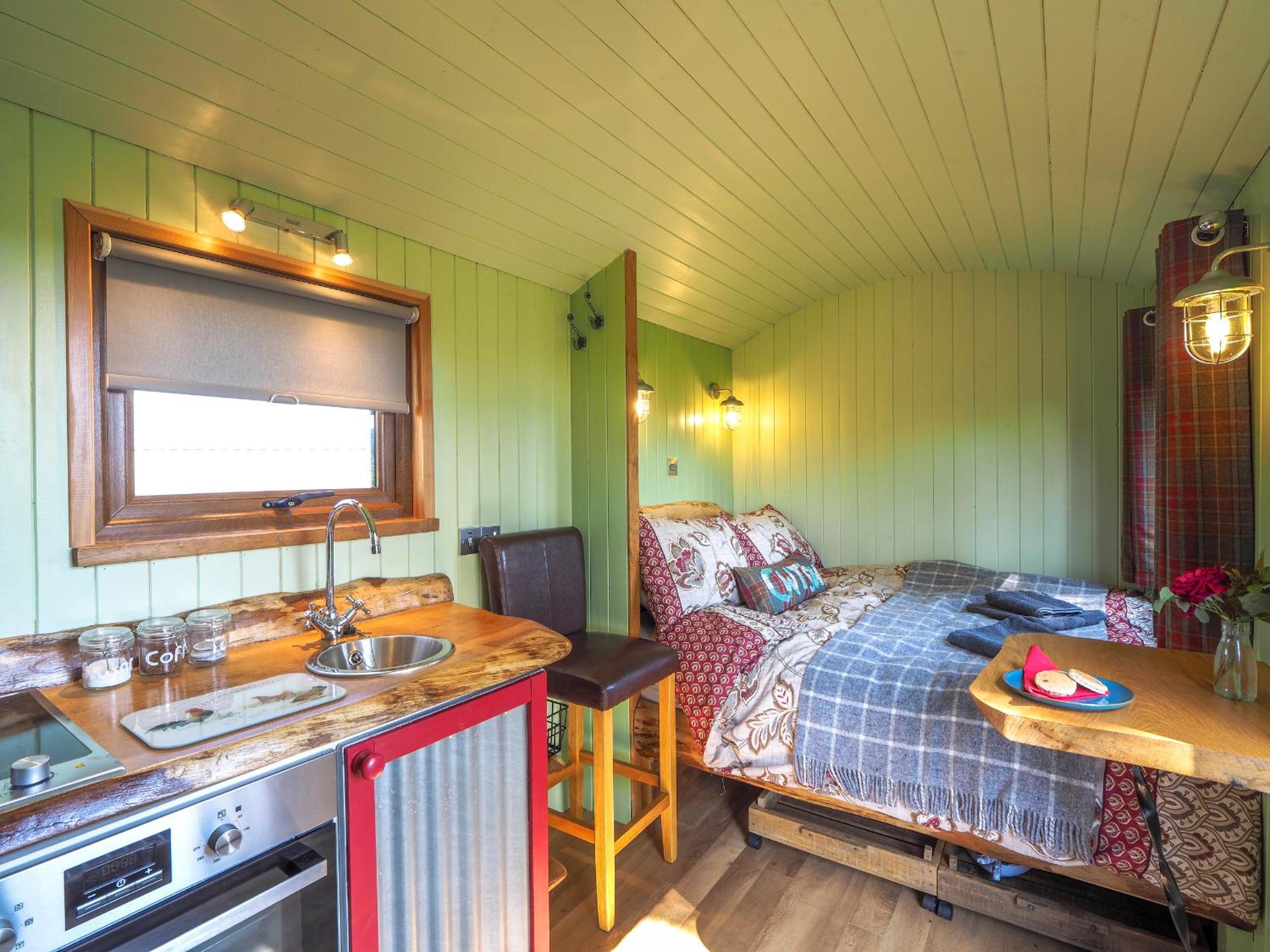 One-Bedroom House photo 1