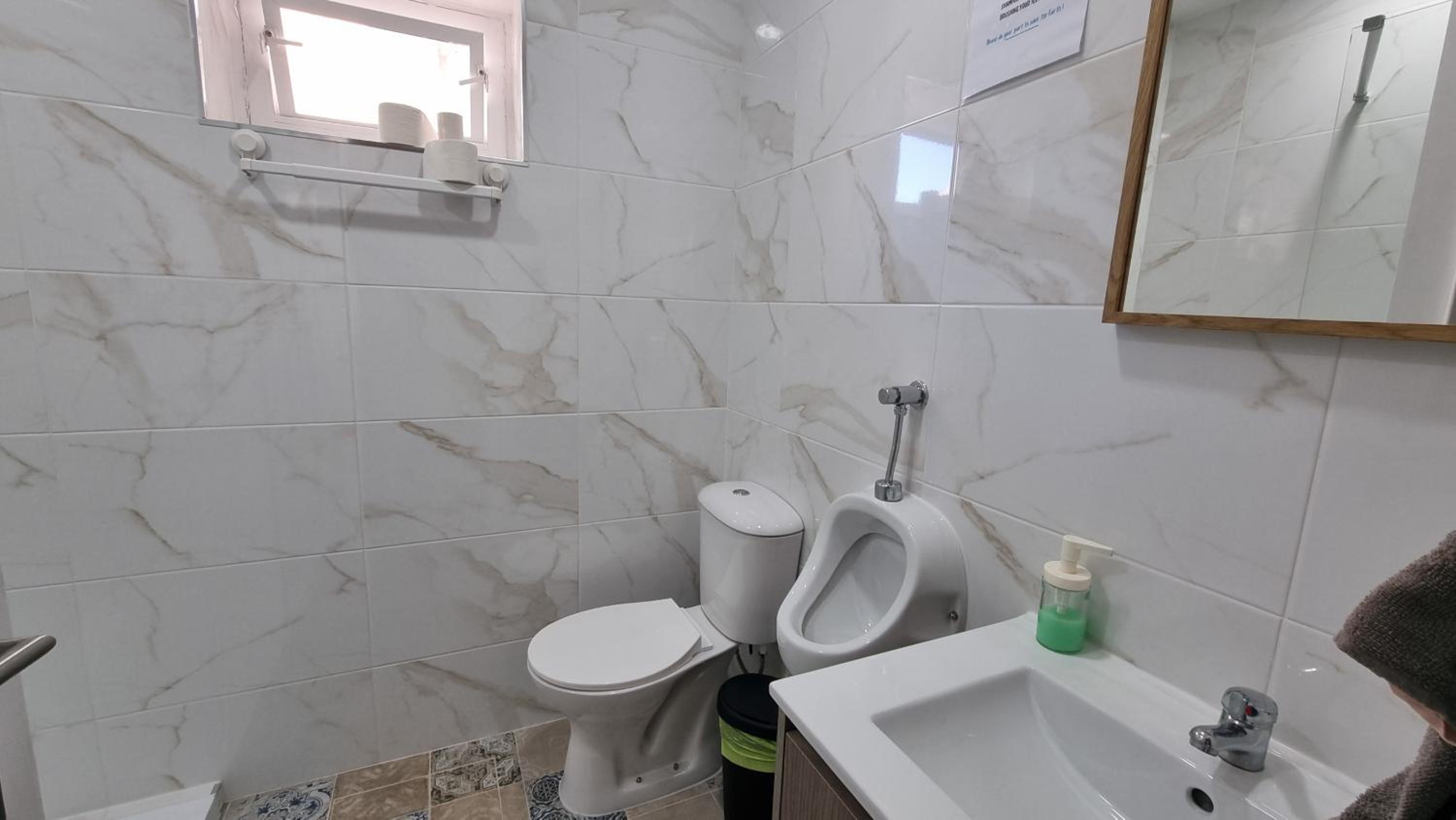 Double Room - Photo 34