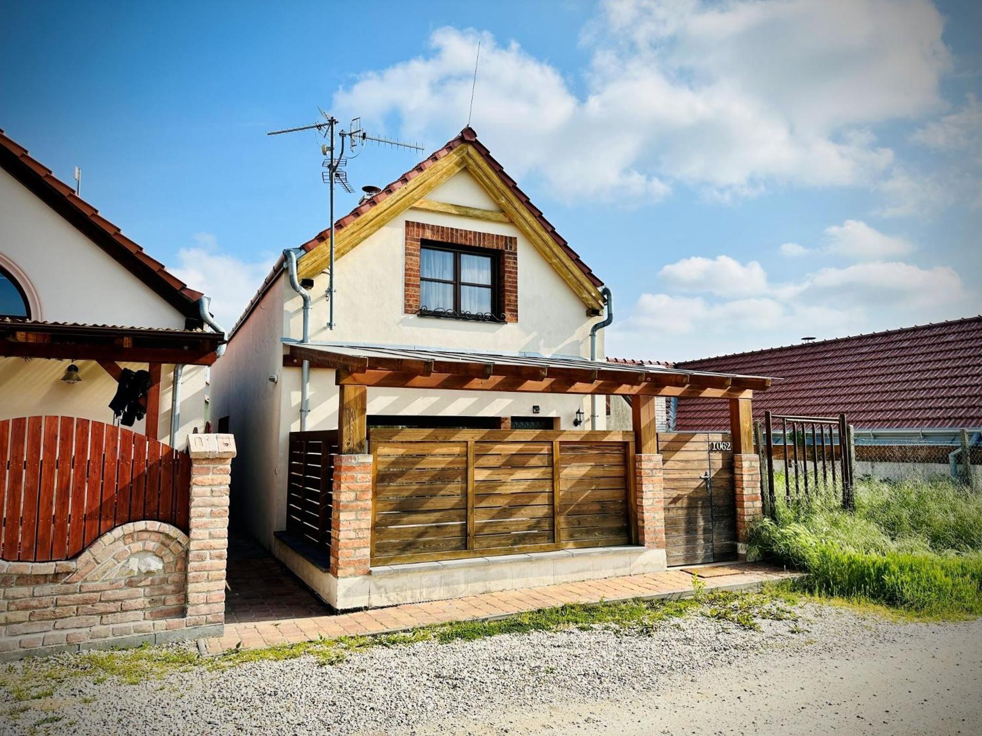 Two-Bedroom House photo 2