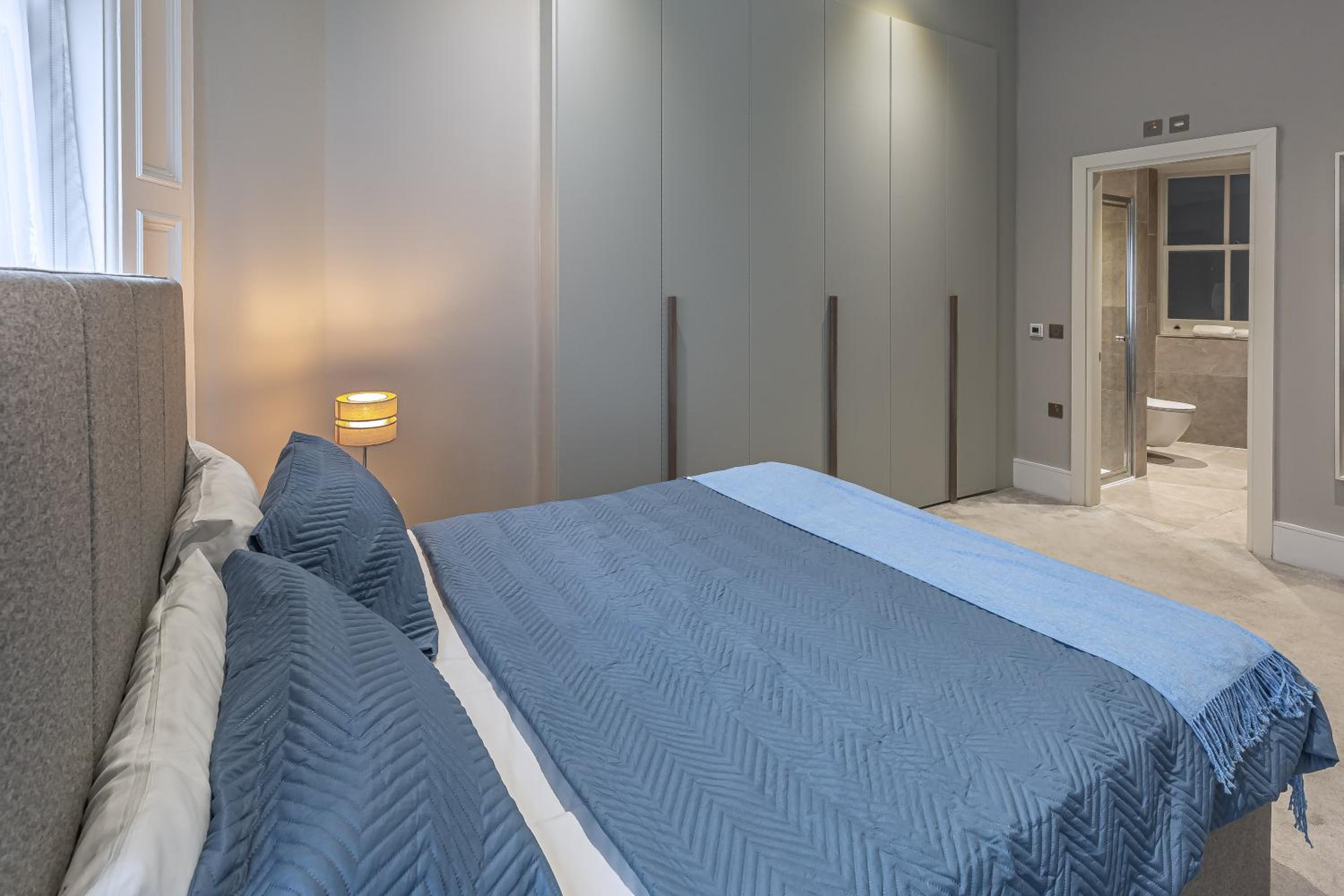 Two-Bedroom Standard (lower ground) photo 3
