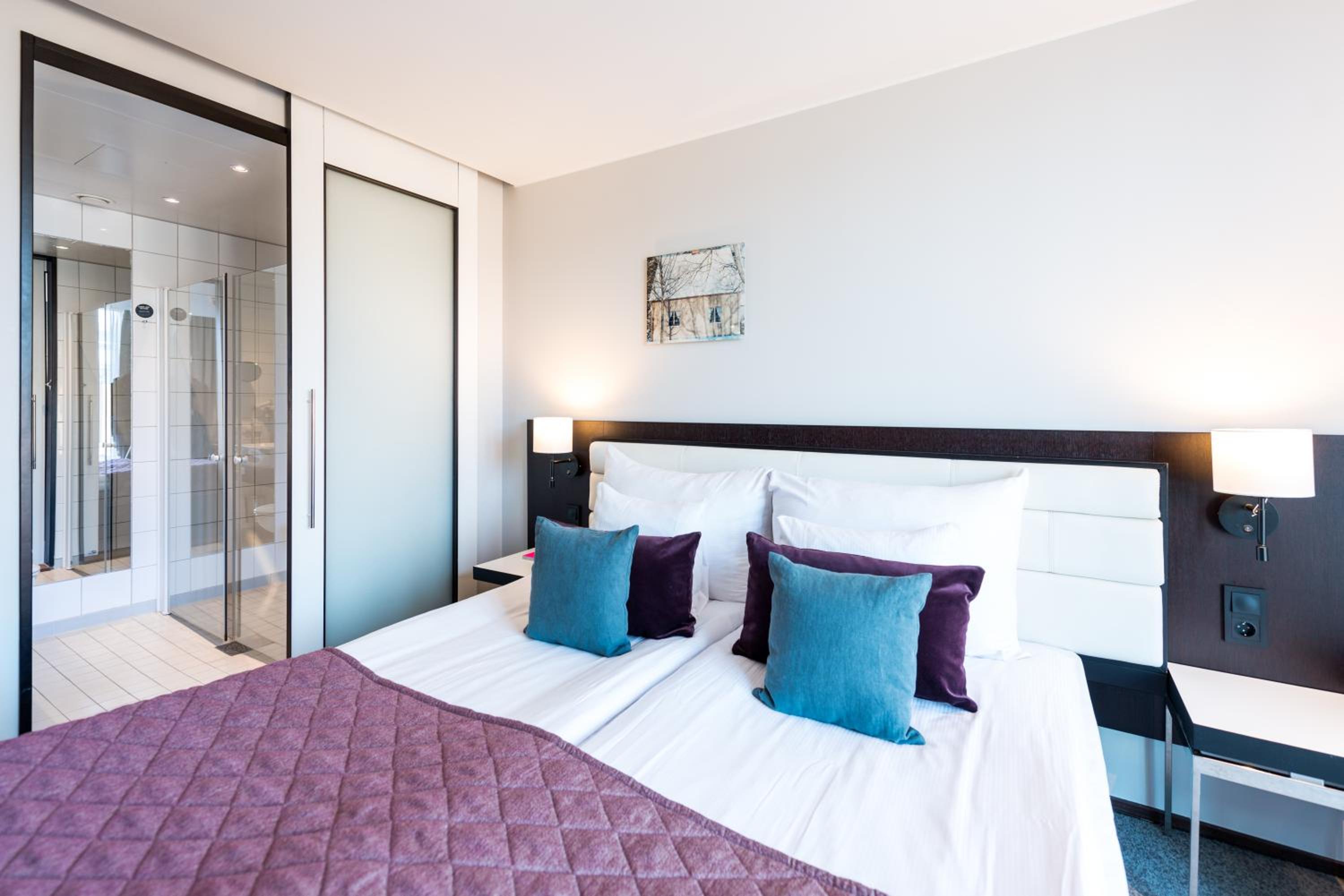 Standard Twin Room - Photo 5