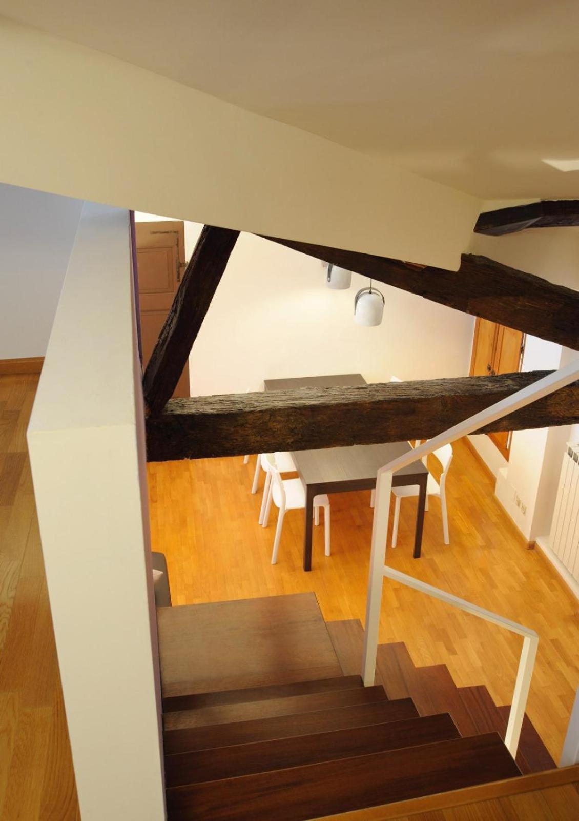 Apartment - Split Level photo 3