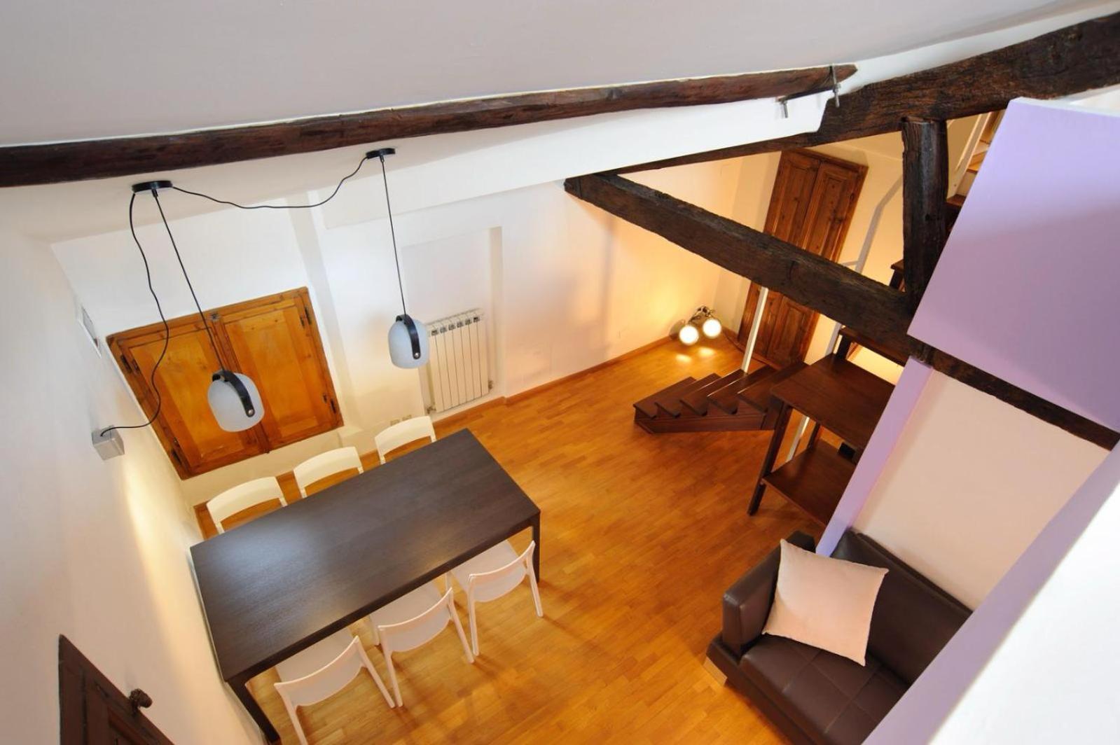 Apartment - Split Level photo 2