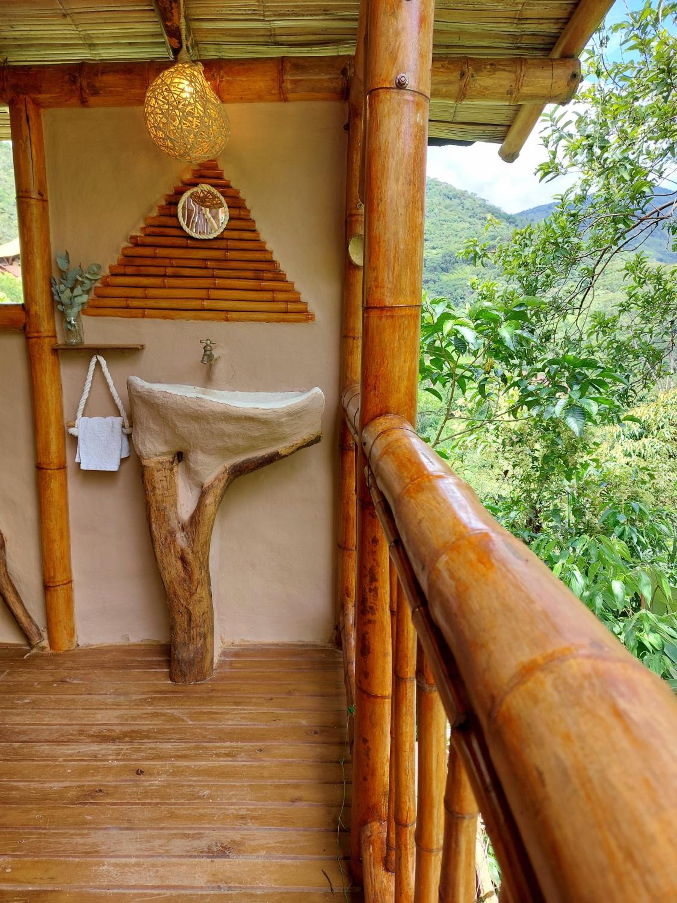 Quadruple Room with Mountain View photo 2