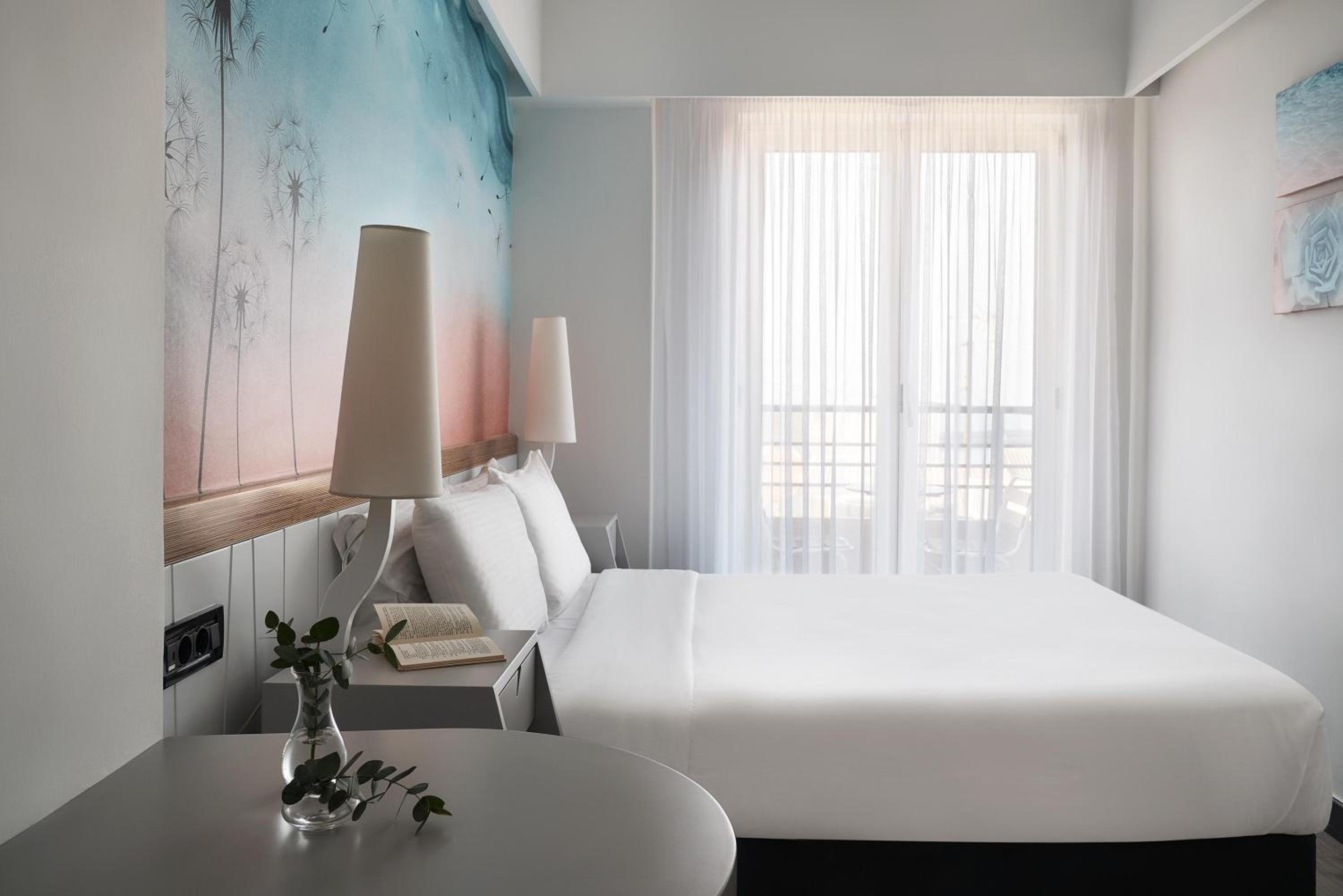 Comfy Room - Photo 2