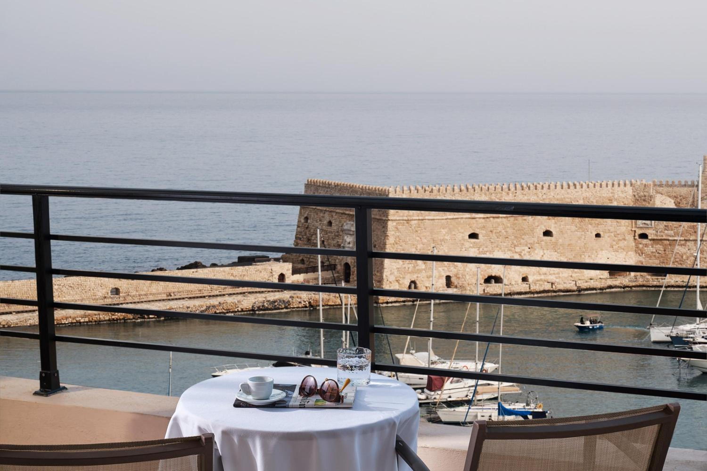 Executive Suite with Sea View - Photo 3
