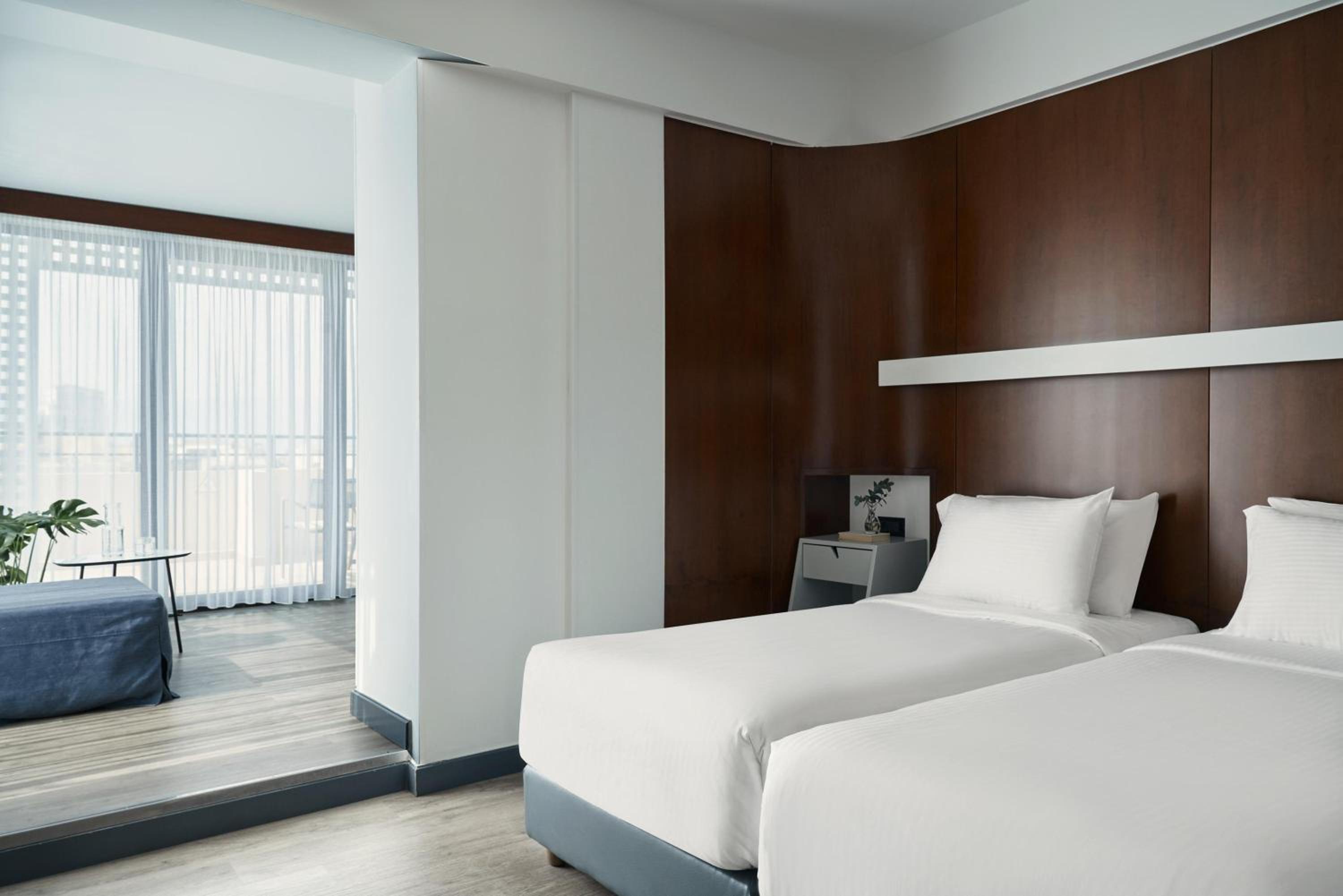 Junior Suite with Sea View - Photo 4