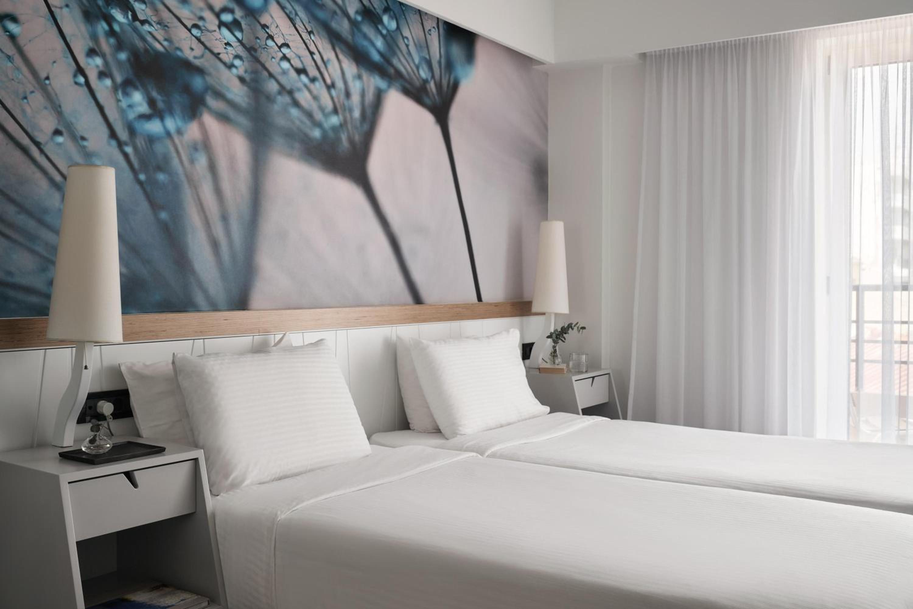 Superior Room with City View - Photo 2