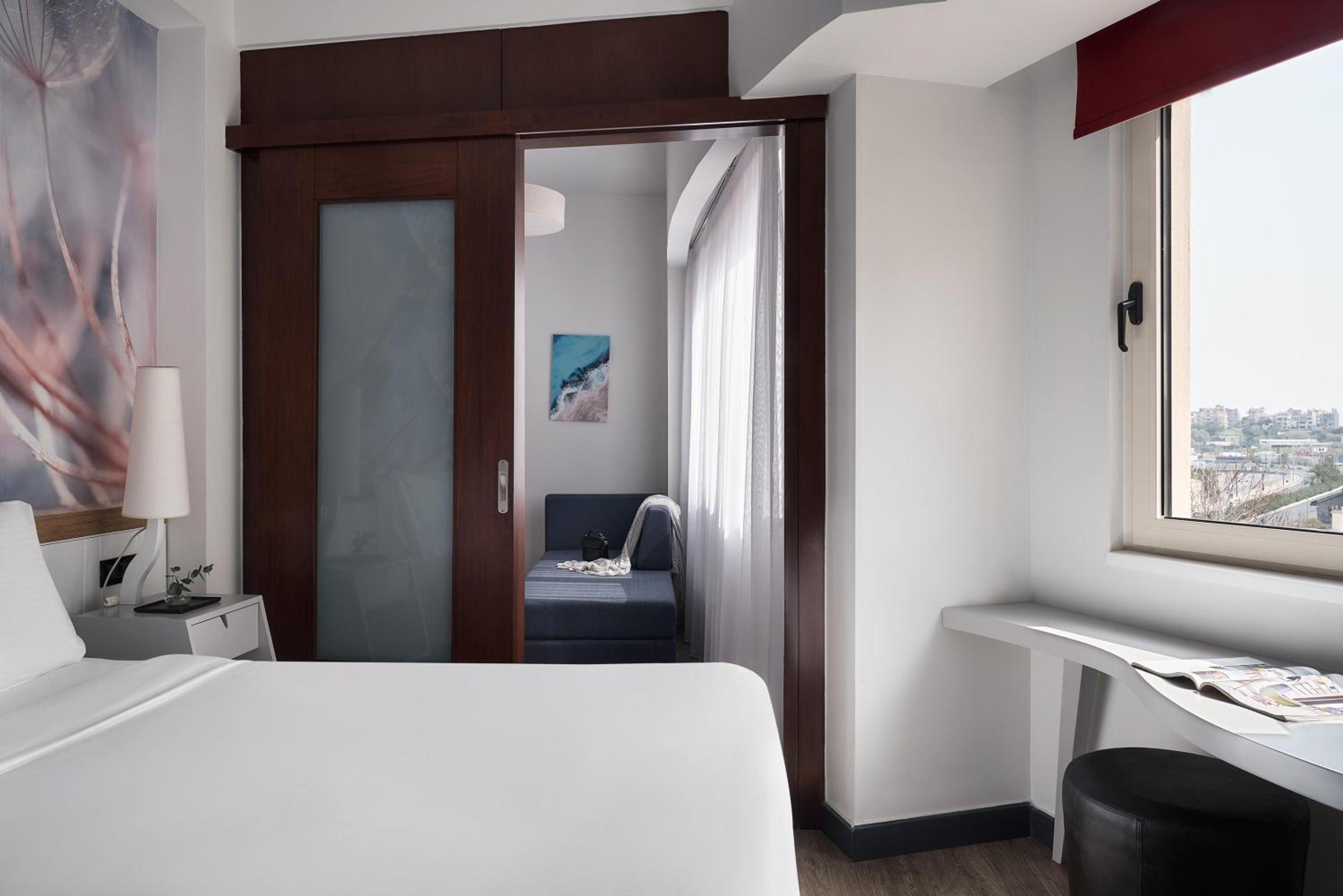 Superior Triple Room - Photo 1