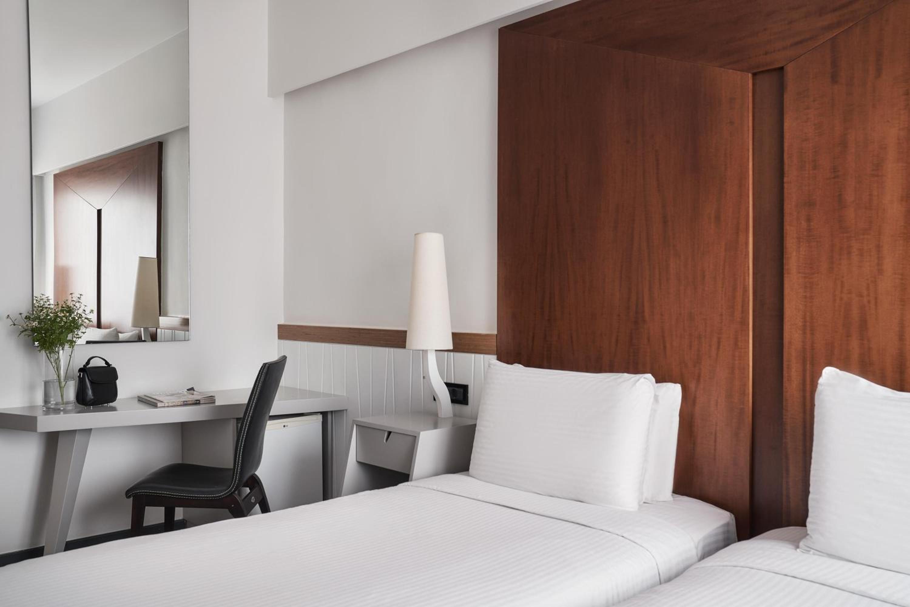 Superior Room with Sea View - Photo 4