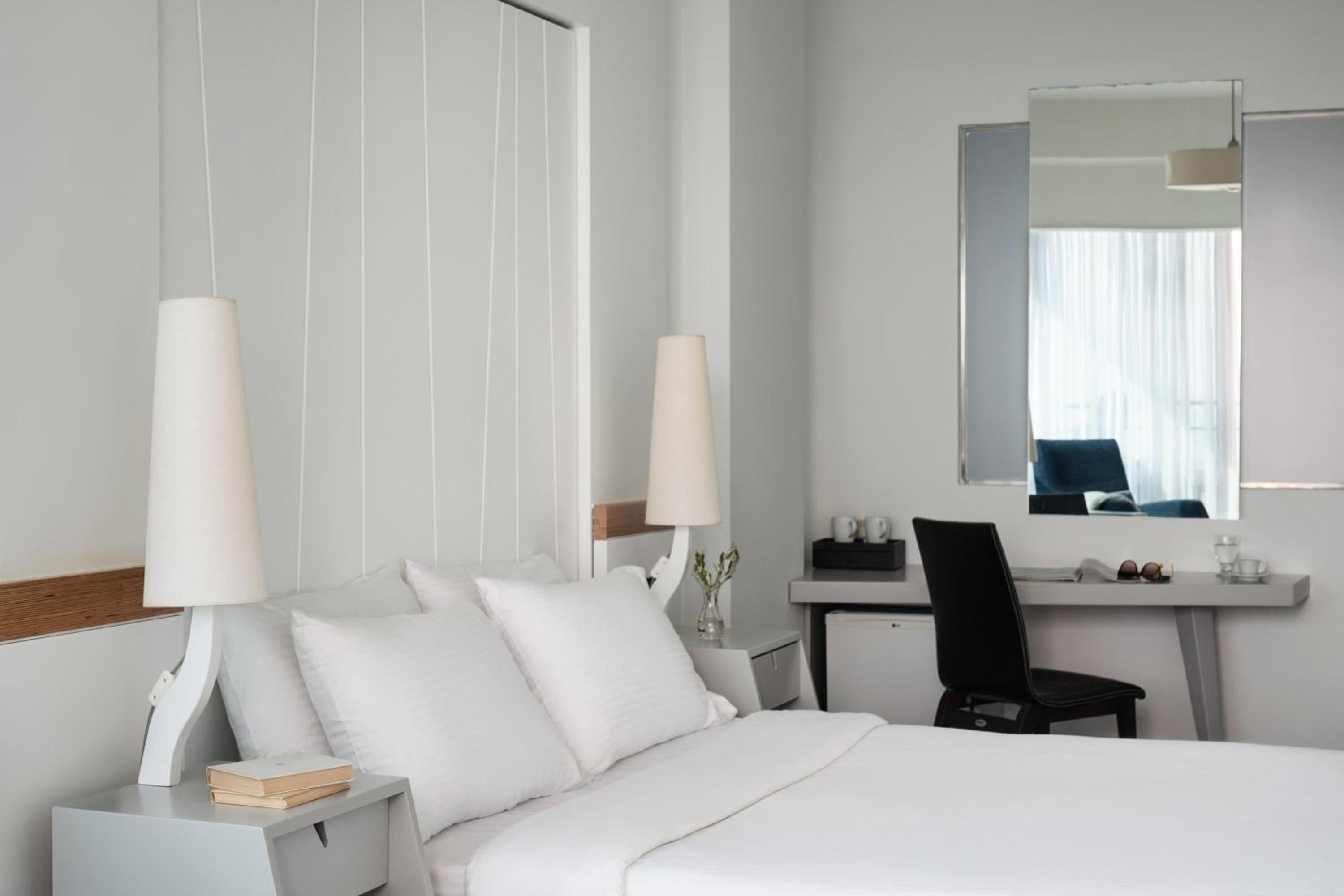 Superior Room with Sea View - Photo 2