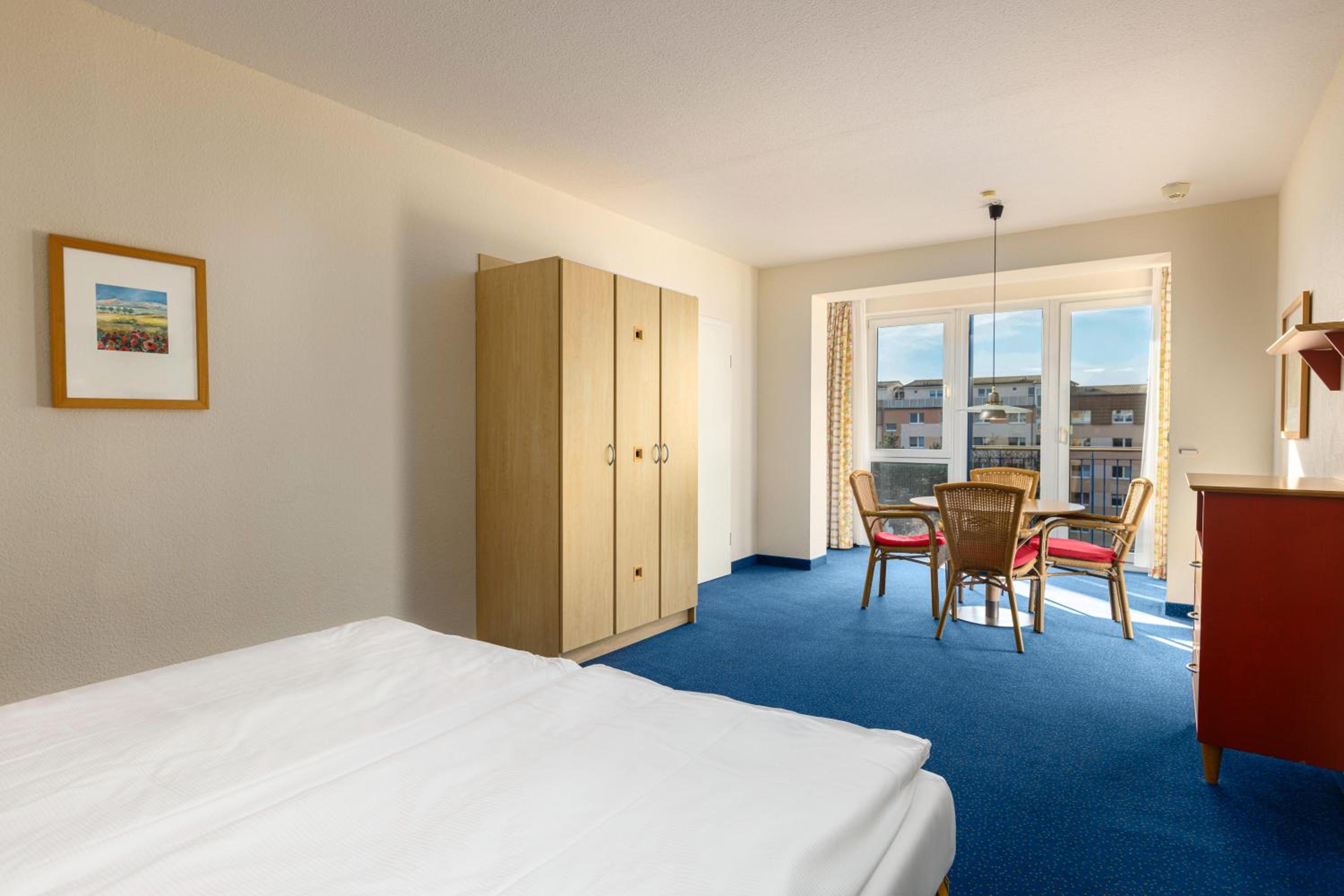 One-Bedroom Apartment with Extra Bed - Photo 1