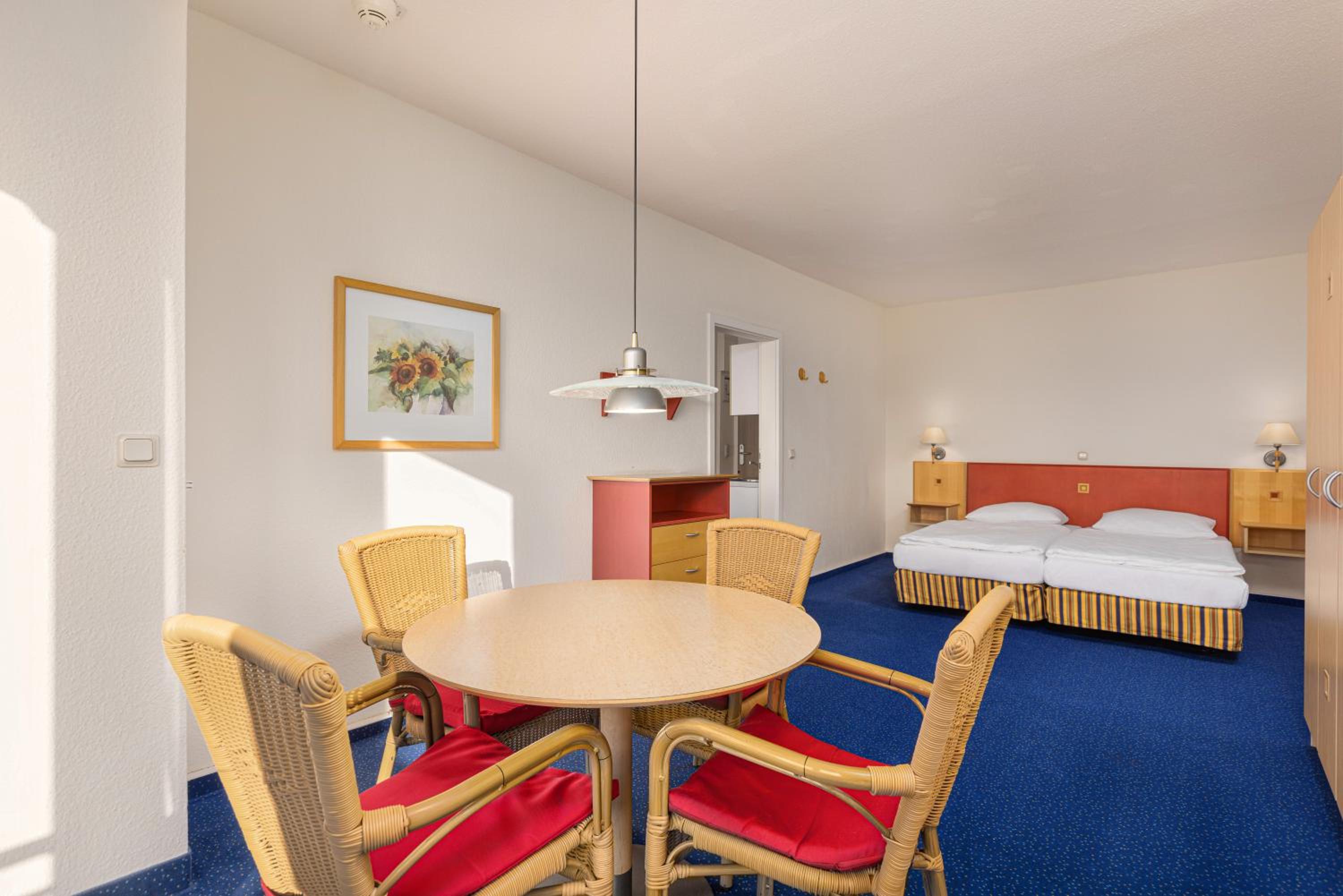 One-Bedroom Apartment with Extra Bed - Photo 4