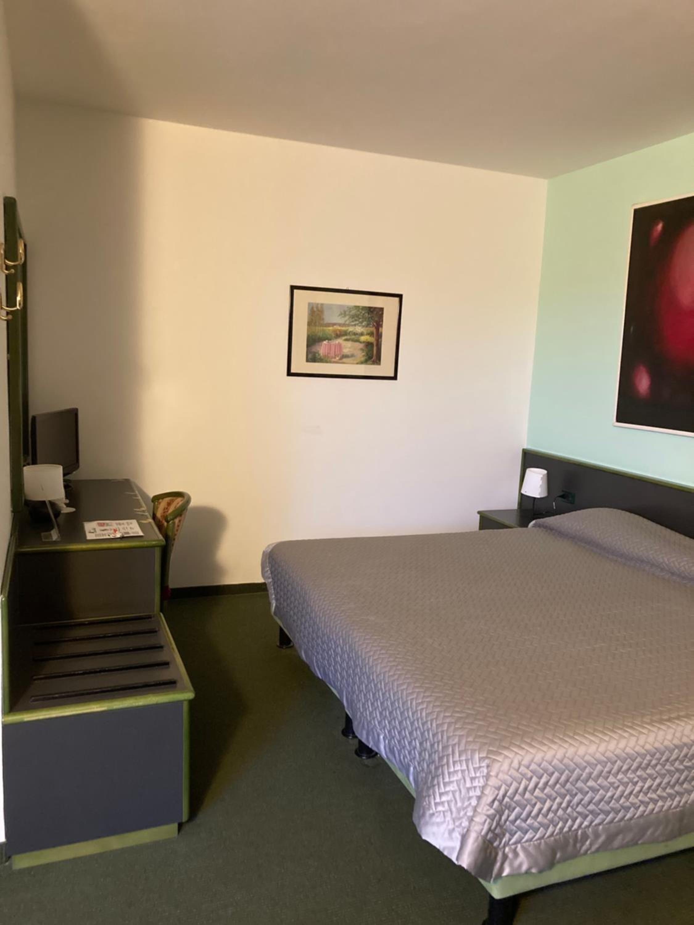 Economy Double Room photo 3