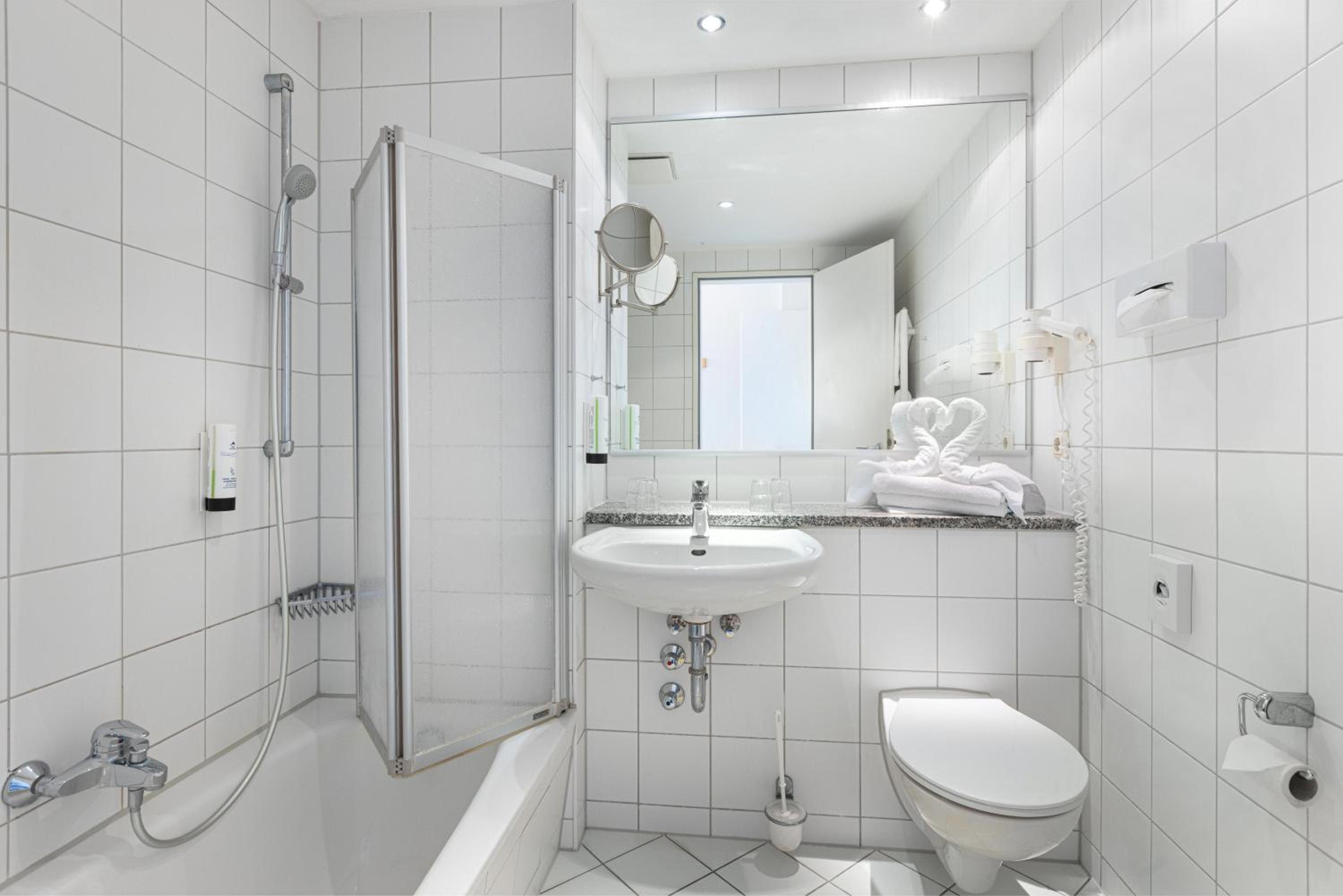 Suite - Photo 5
