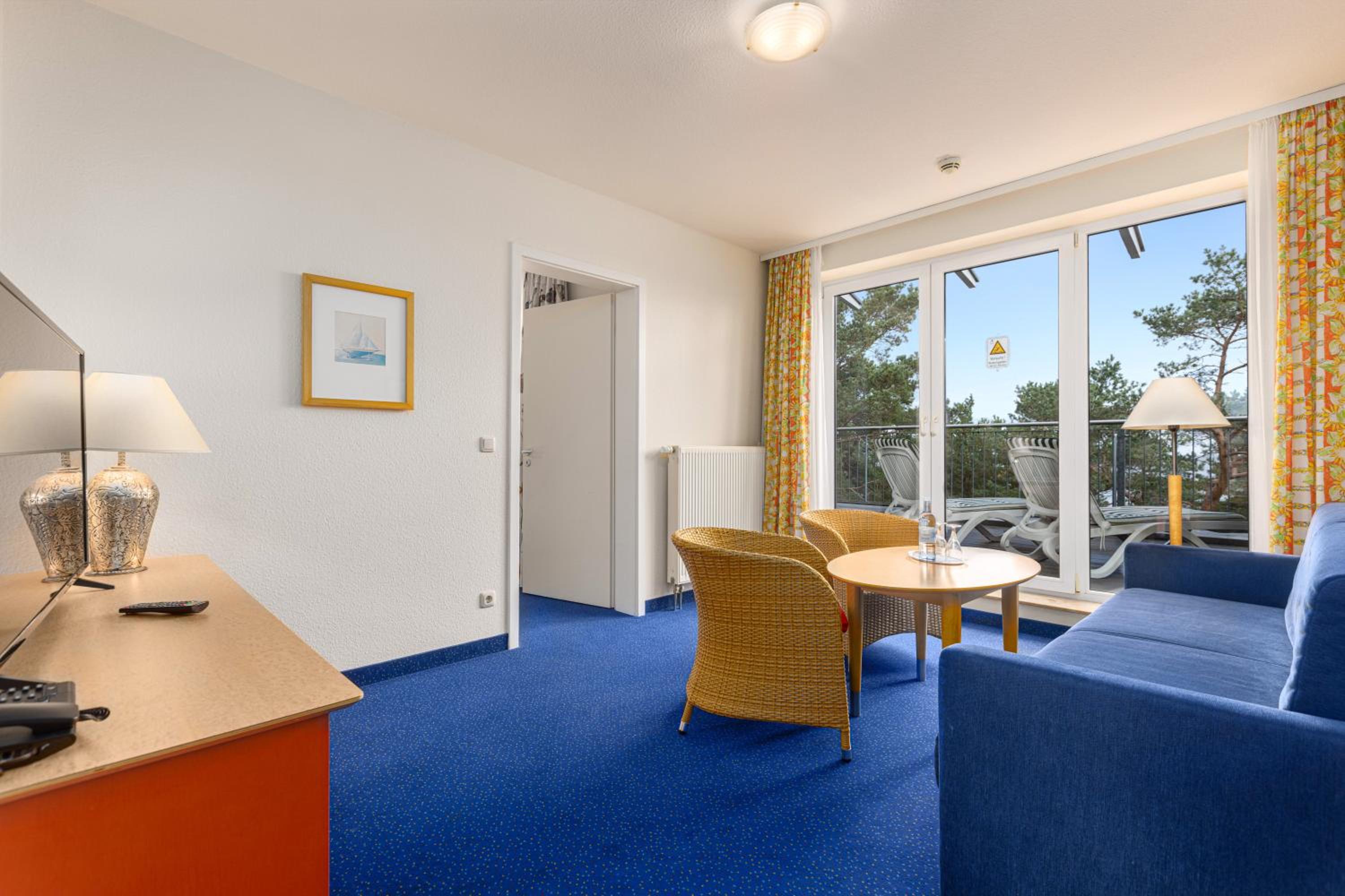 Suite - Photo 1