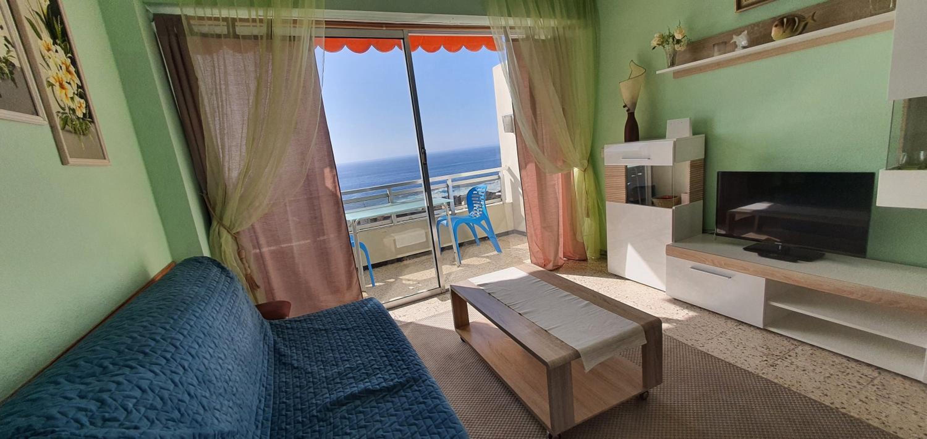 Apartamento de un dormitorio superior con balcón