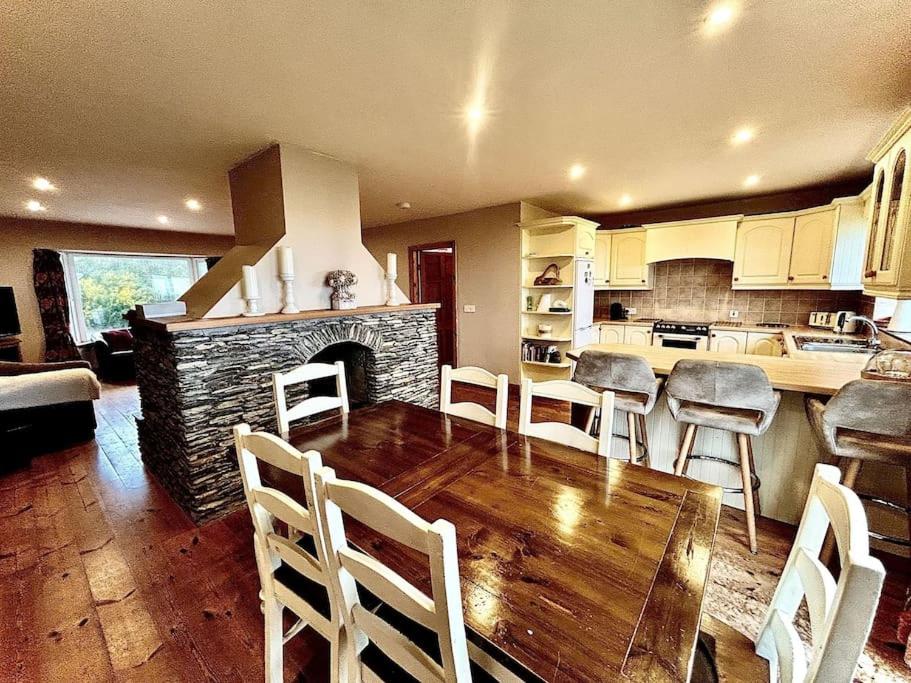 Three-Bedroom House photo 2