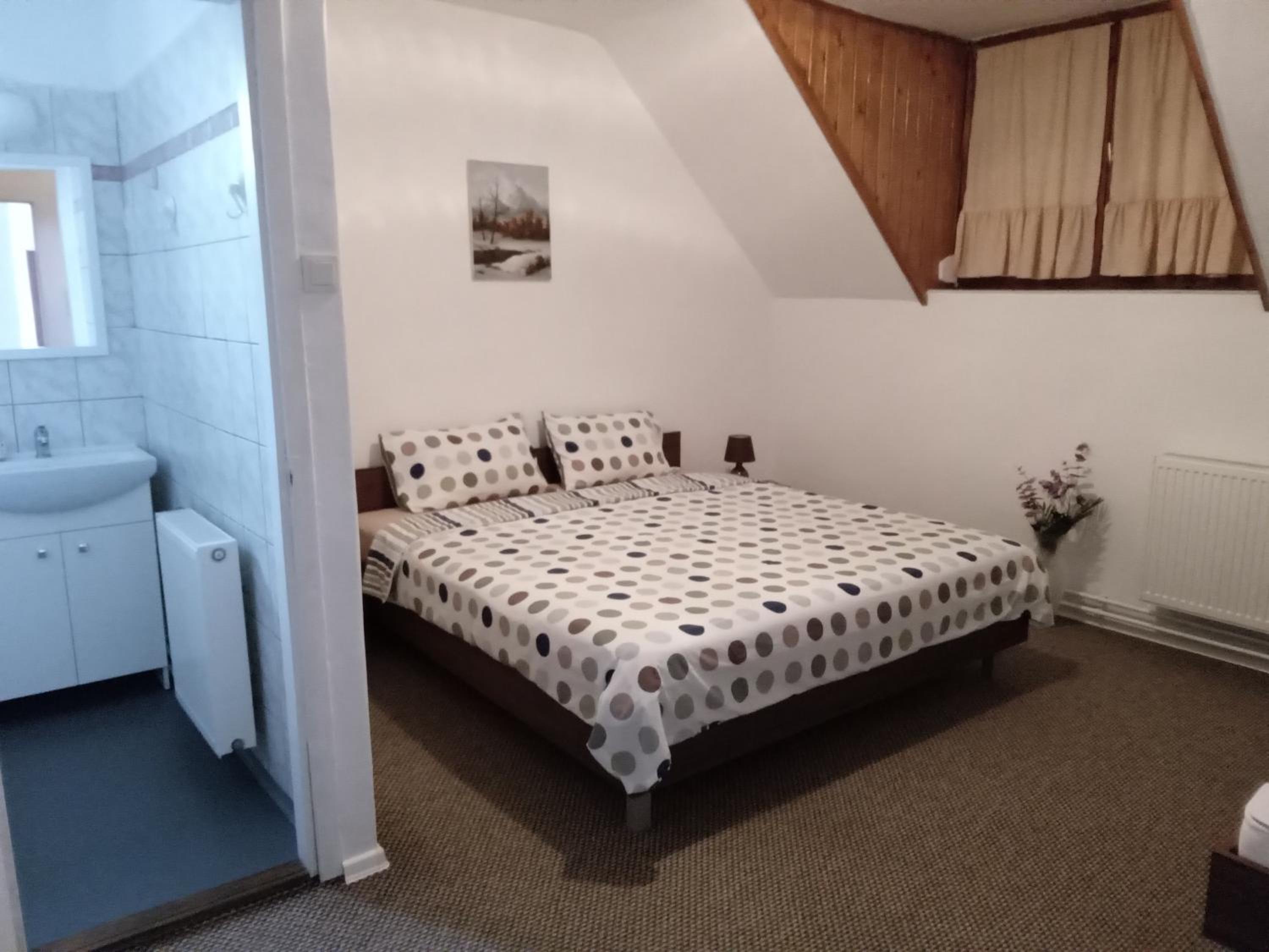 Quadruple Room with Bathroom photo 3