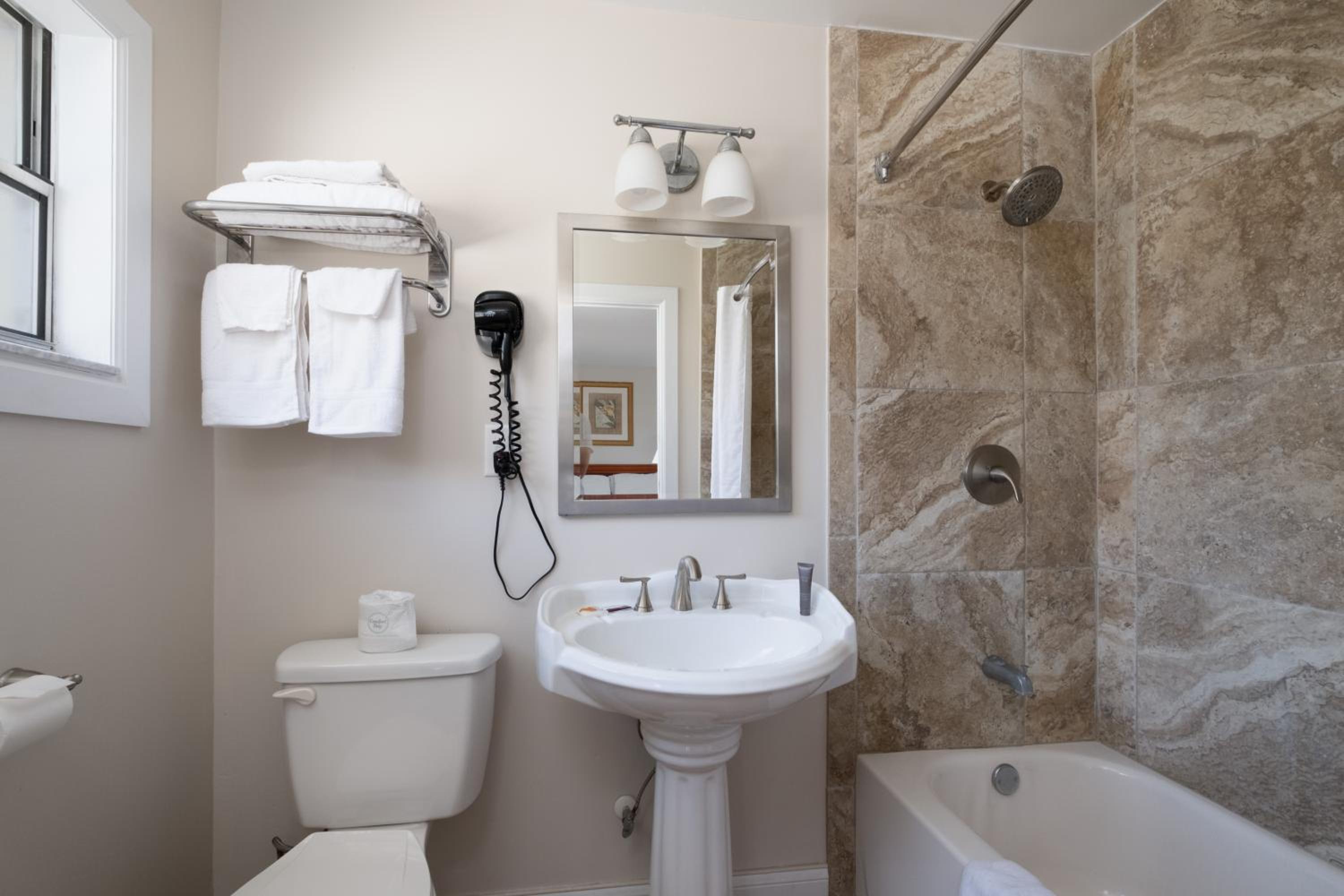 Deluxe Queen Room photo 2