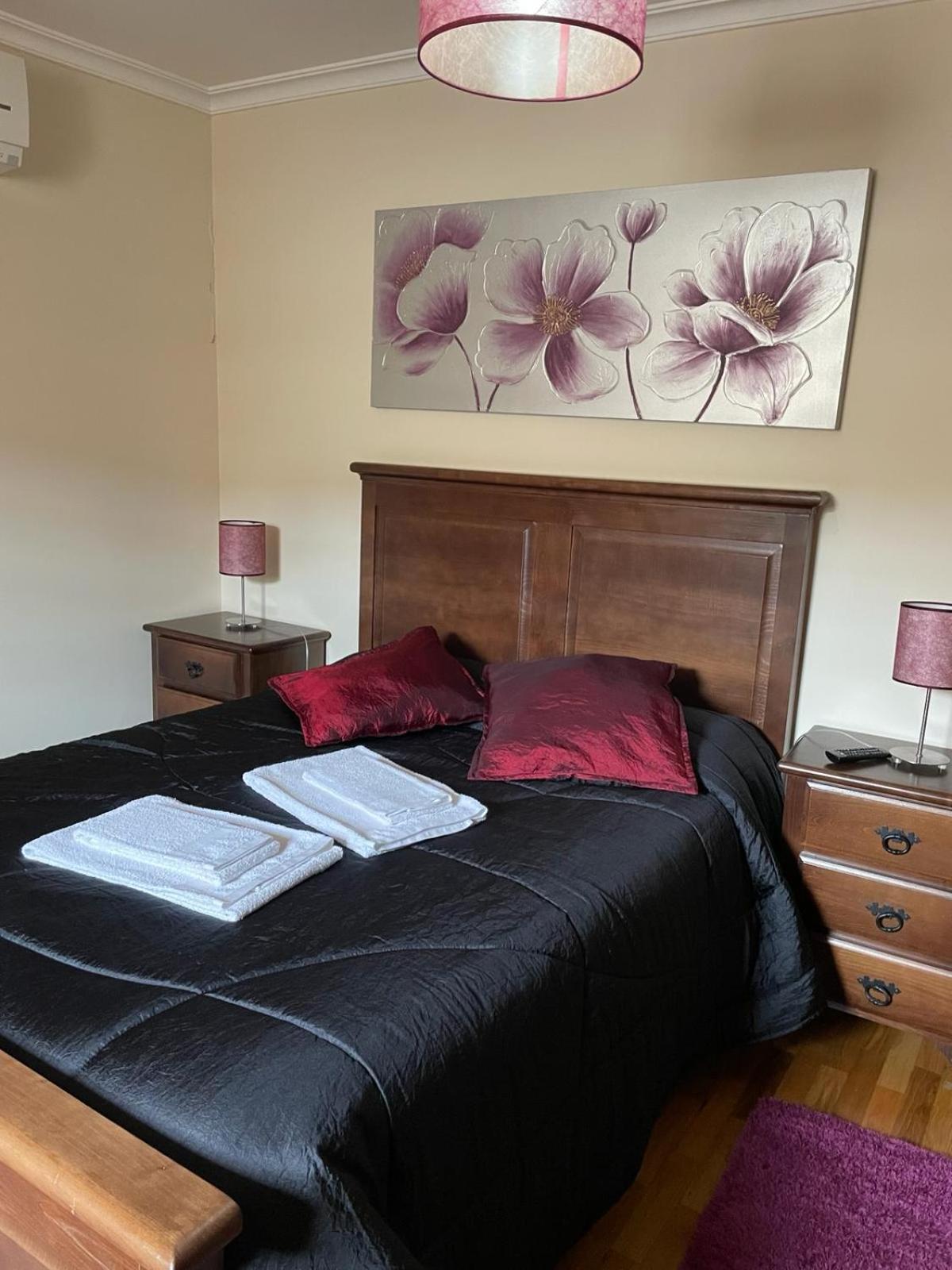 Deluxe Double Room with Bath - Photo 3