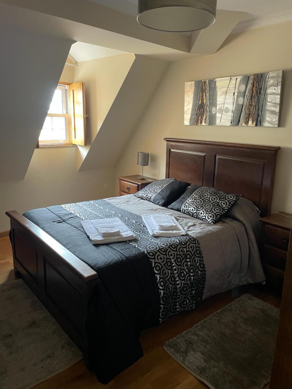 Deluxe Double Room with Shower - Photo 3
