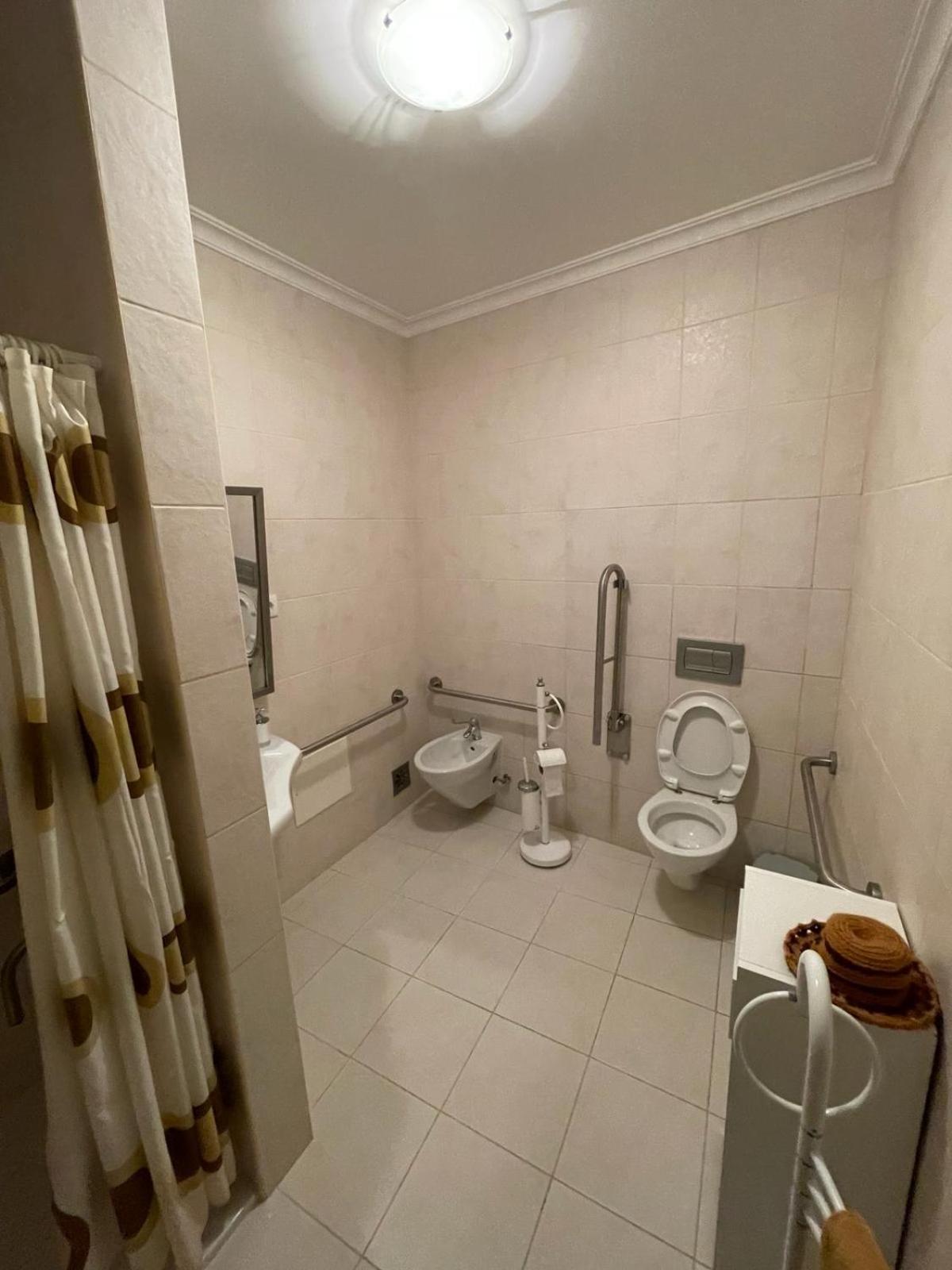 Double Room - Disability Access - Photo 2