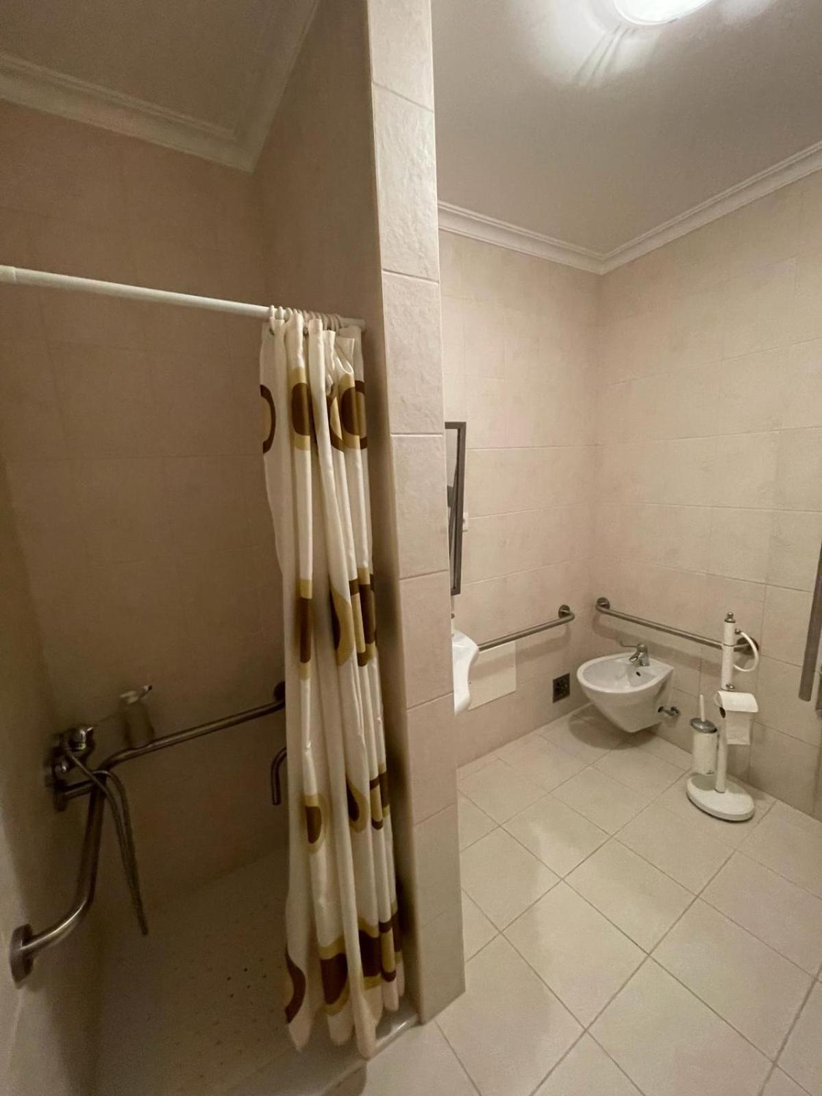 Double Room - Disability Access - Photo 4