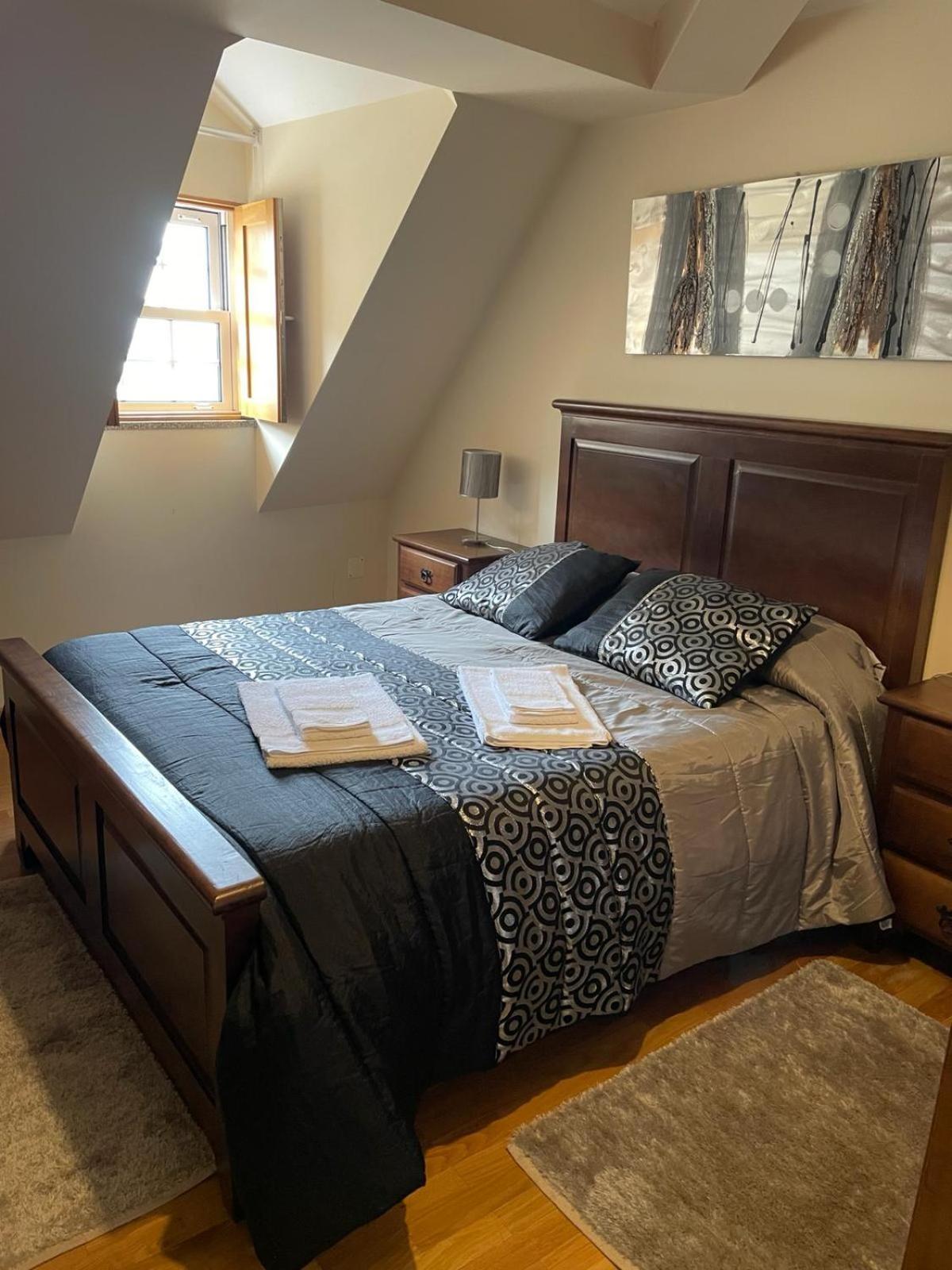 Deluxe Double Room with Shower - Photo 4