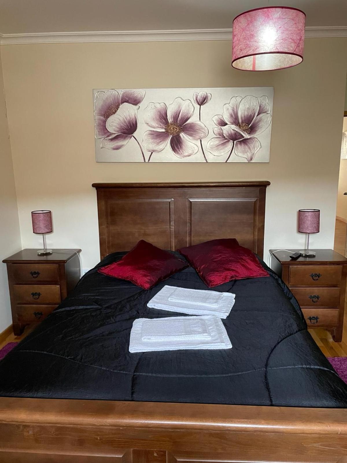 Deluxe Double Room with Bath - Photo 8