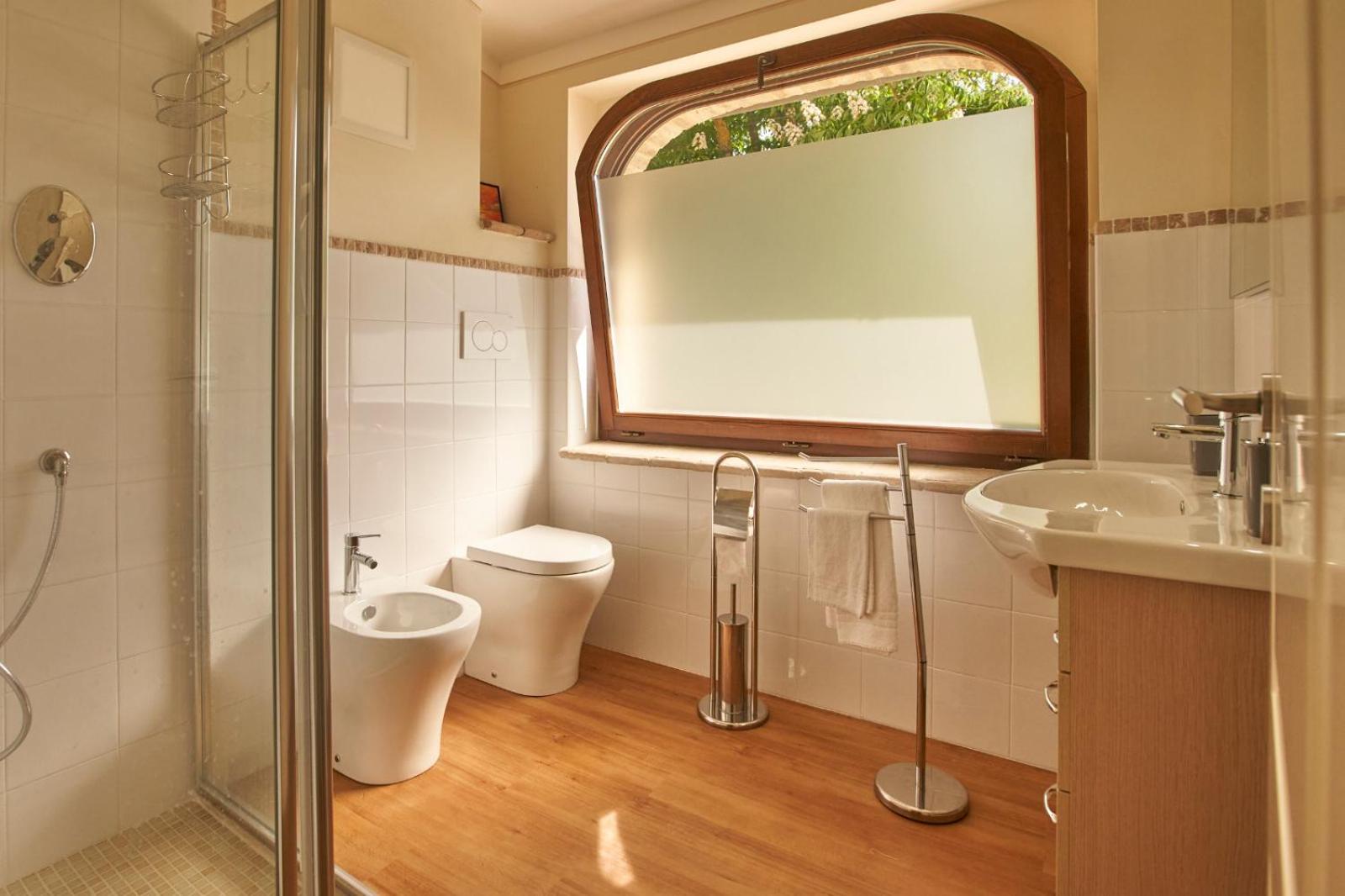 Double Room with Private Bathroom photo 3