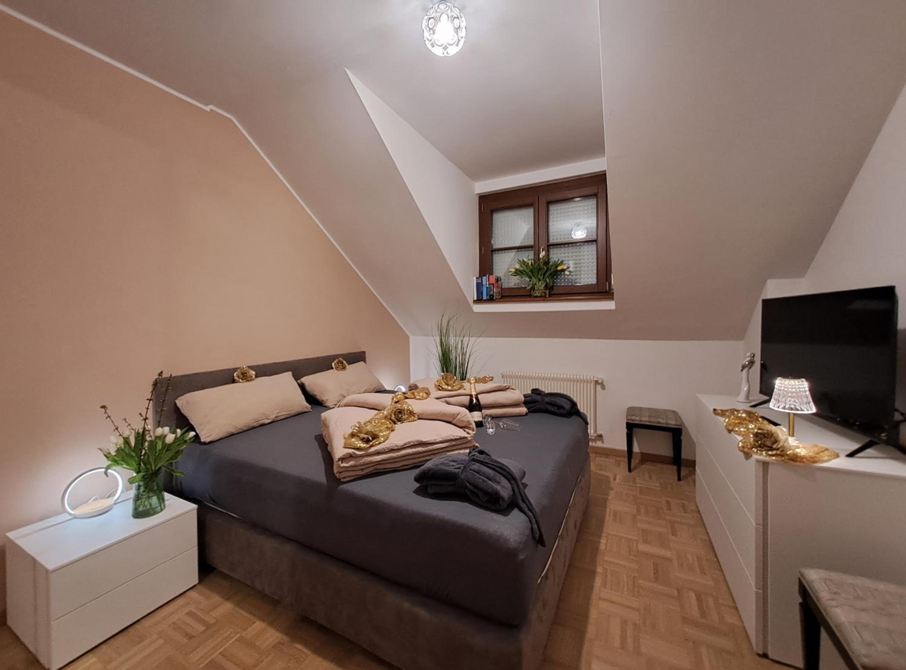 Three-Bedroom Apartment photo 3