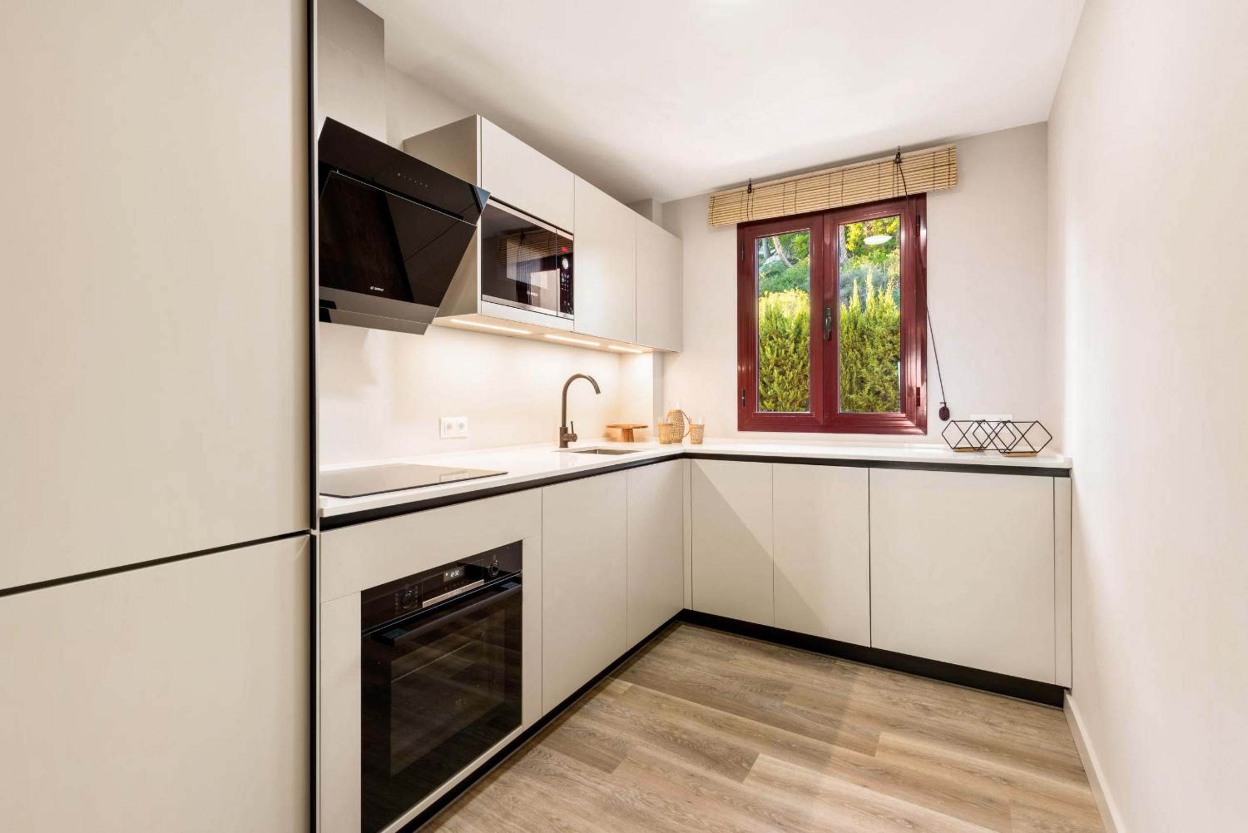 Premium Two Bedroom Apartment photo 3