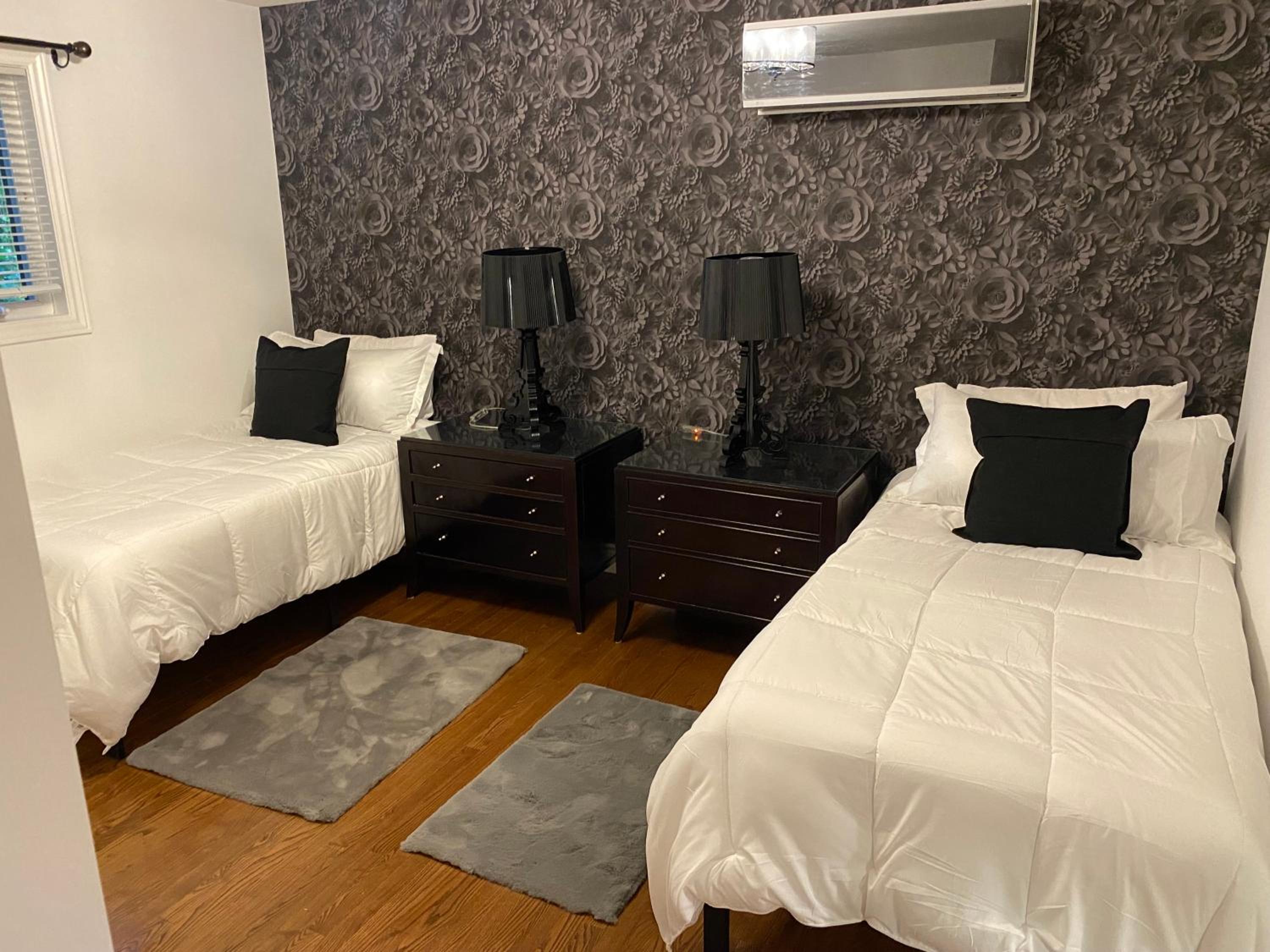 Double or Twin Room with Private Bathroom photo 3