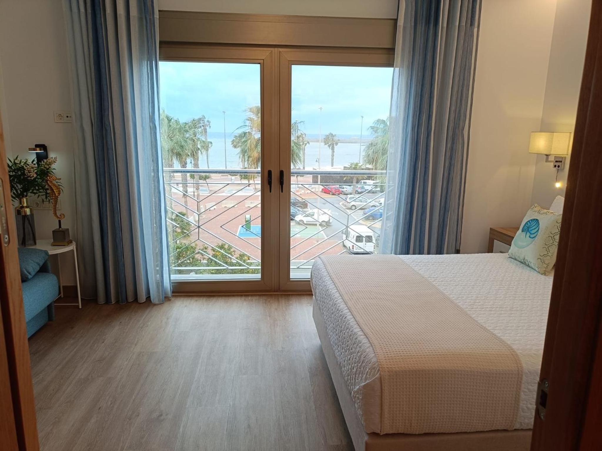 Apartment with Balcony photo 3