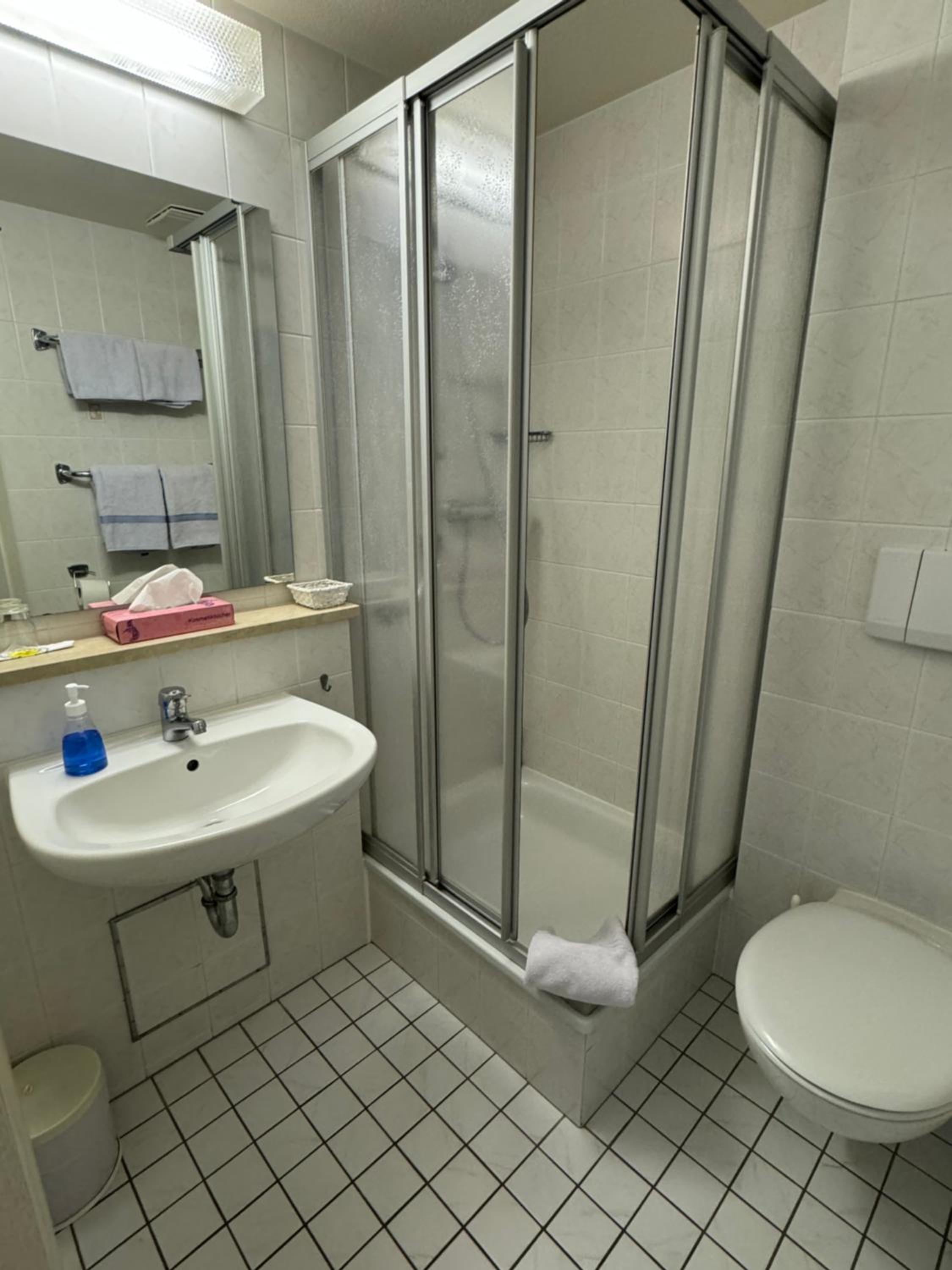 Small Single Room photo 3