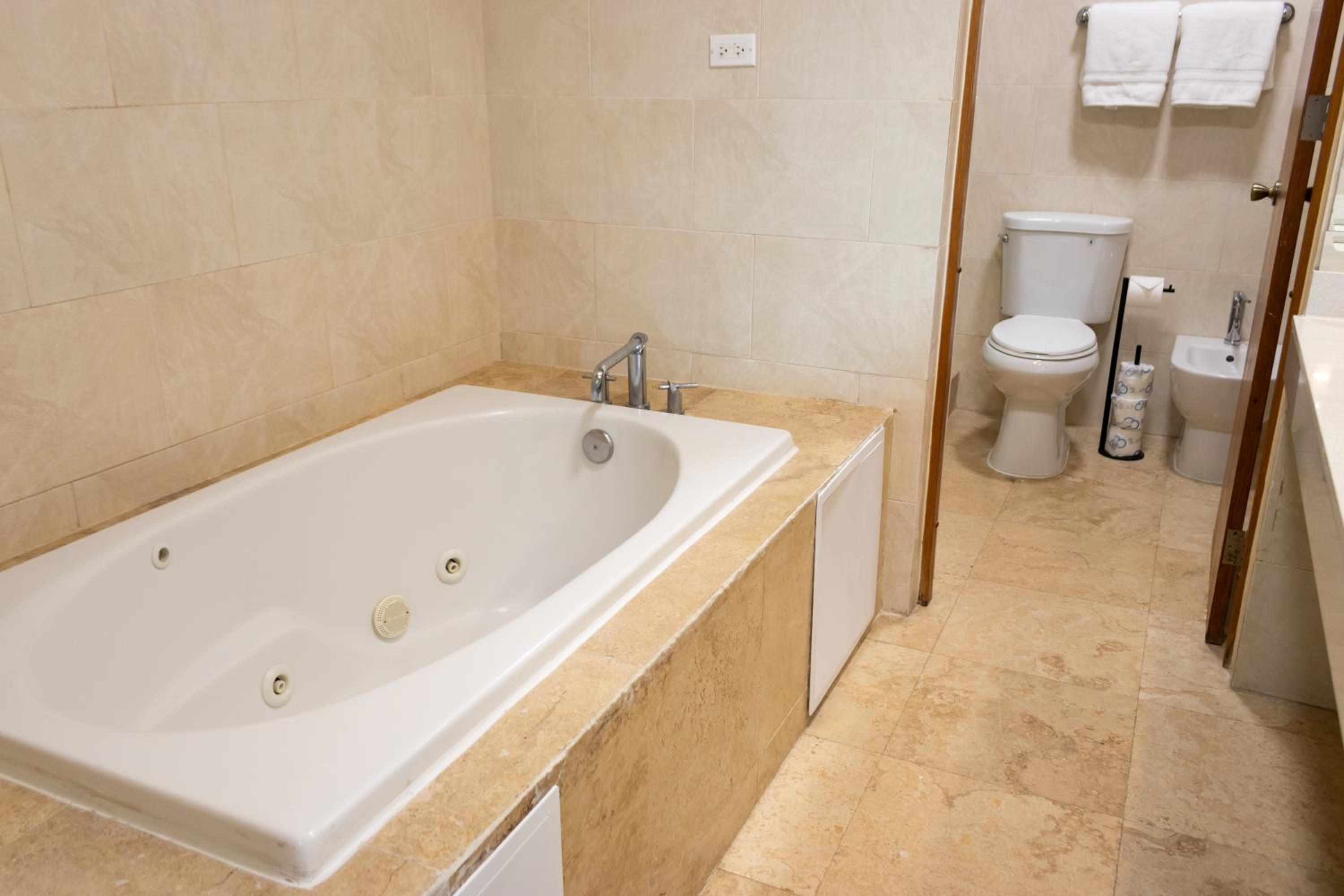 The Signature King Suite photo 2