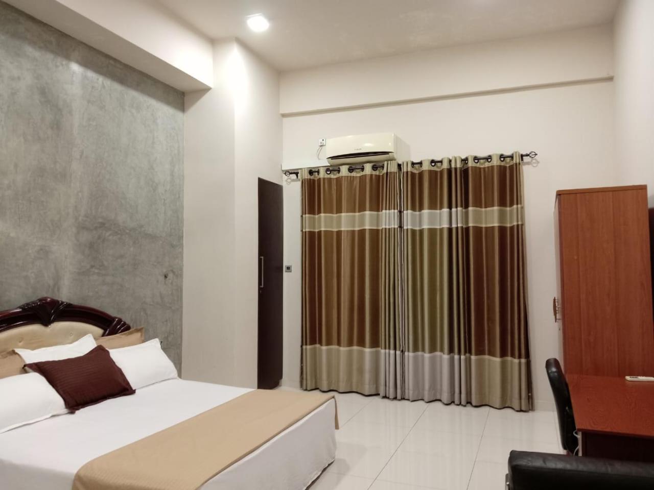 Double Room with Private Bathroom photo 2