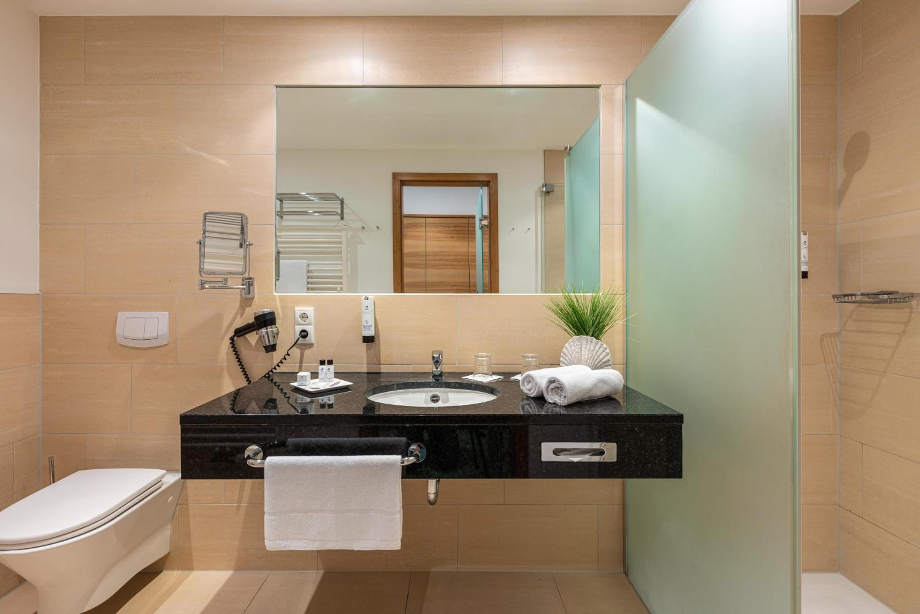 Superior Double Room - Sea Side - Photo 4