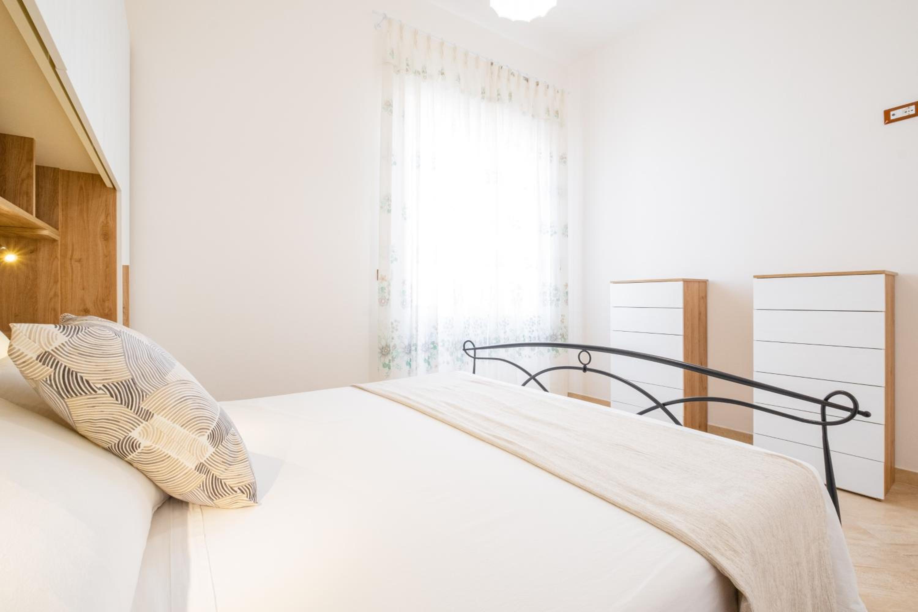 Two-Bedroom Apartment with Jacuzzi and Terrace photo 1