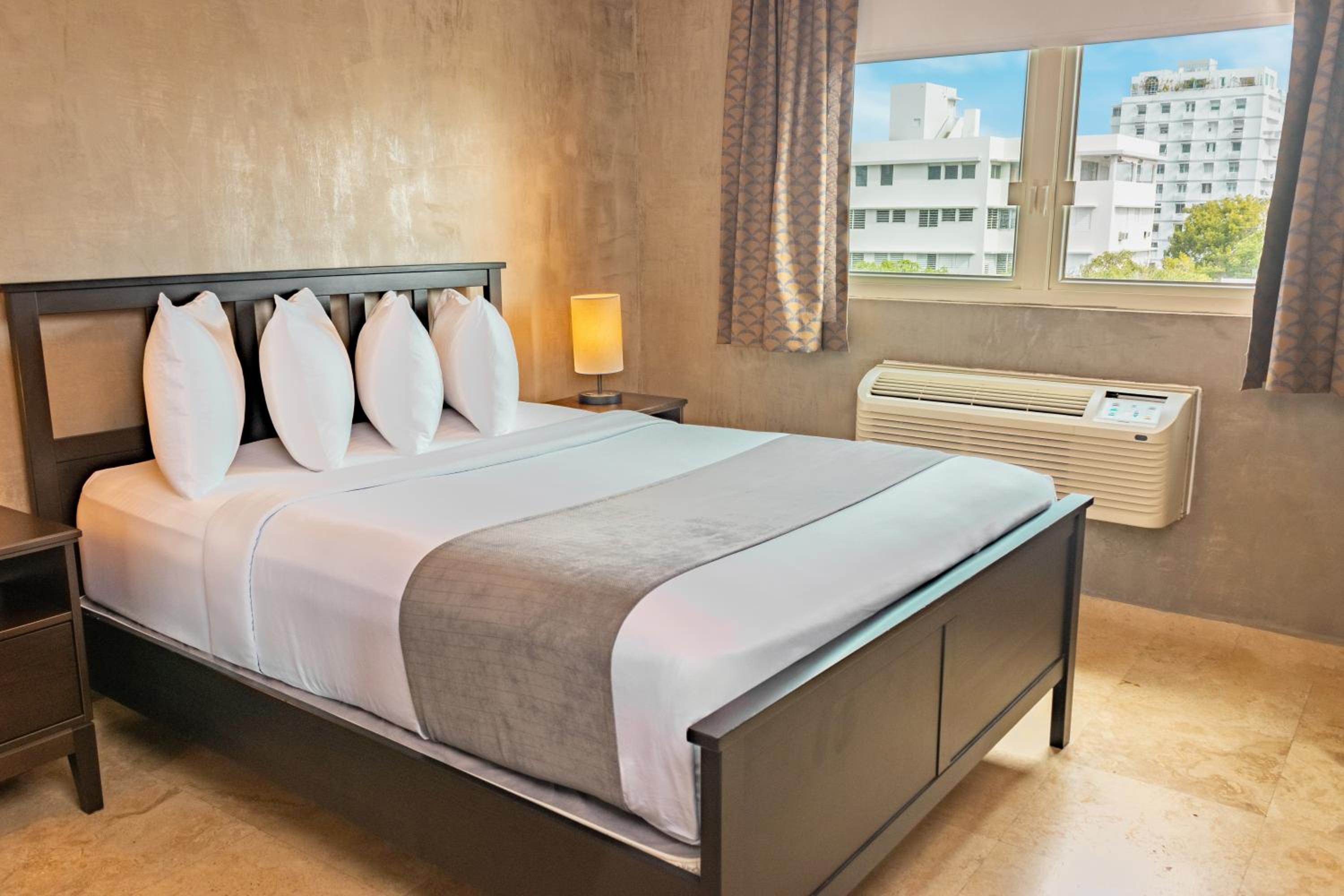 One-Bedroom Suite photo 2