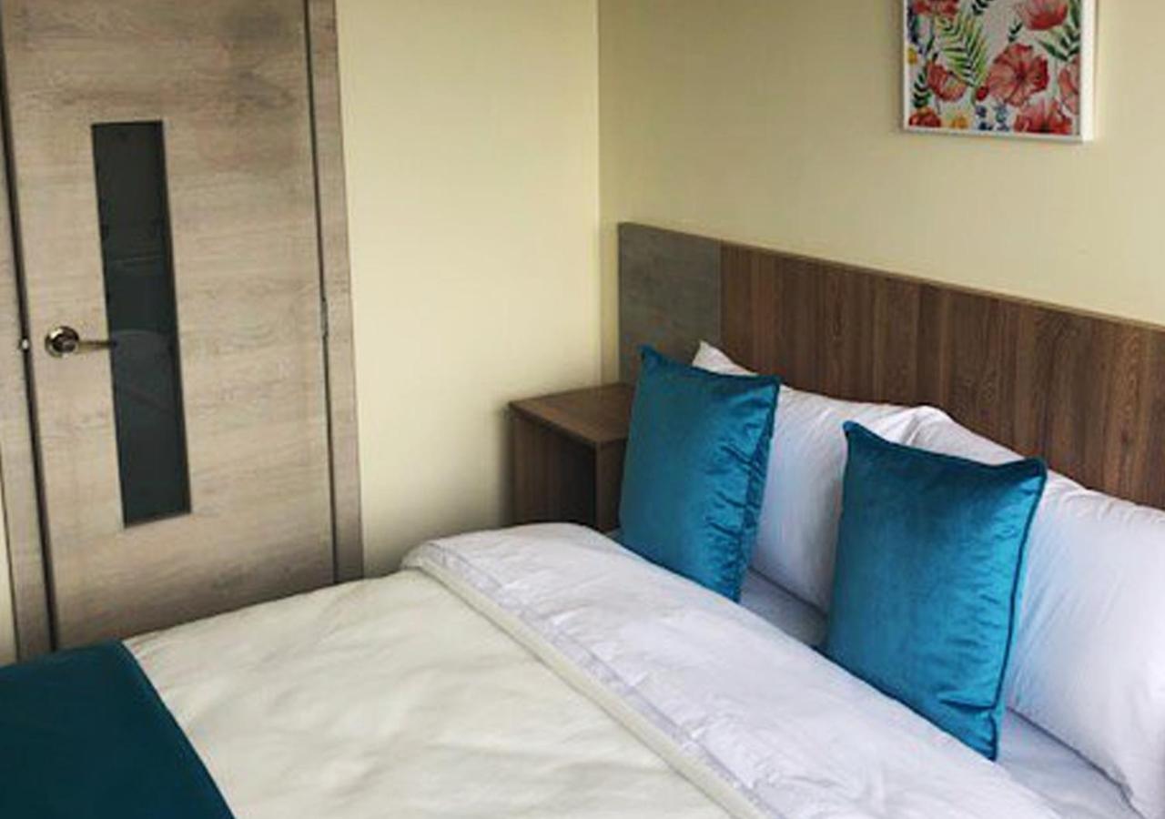 Double or Twin Room photo 3