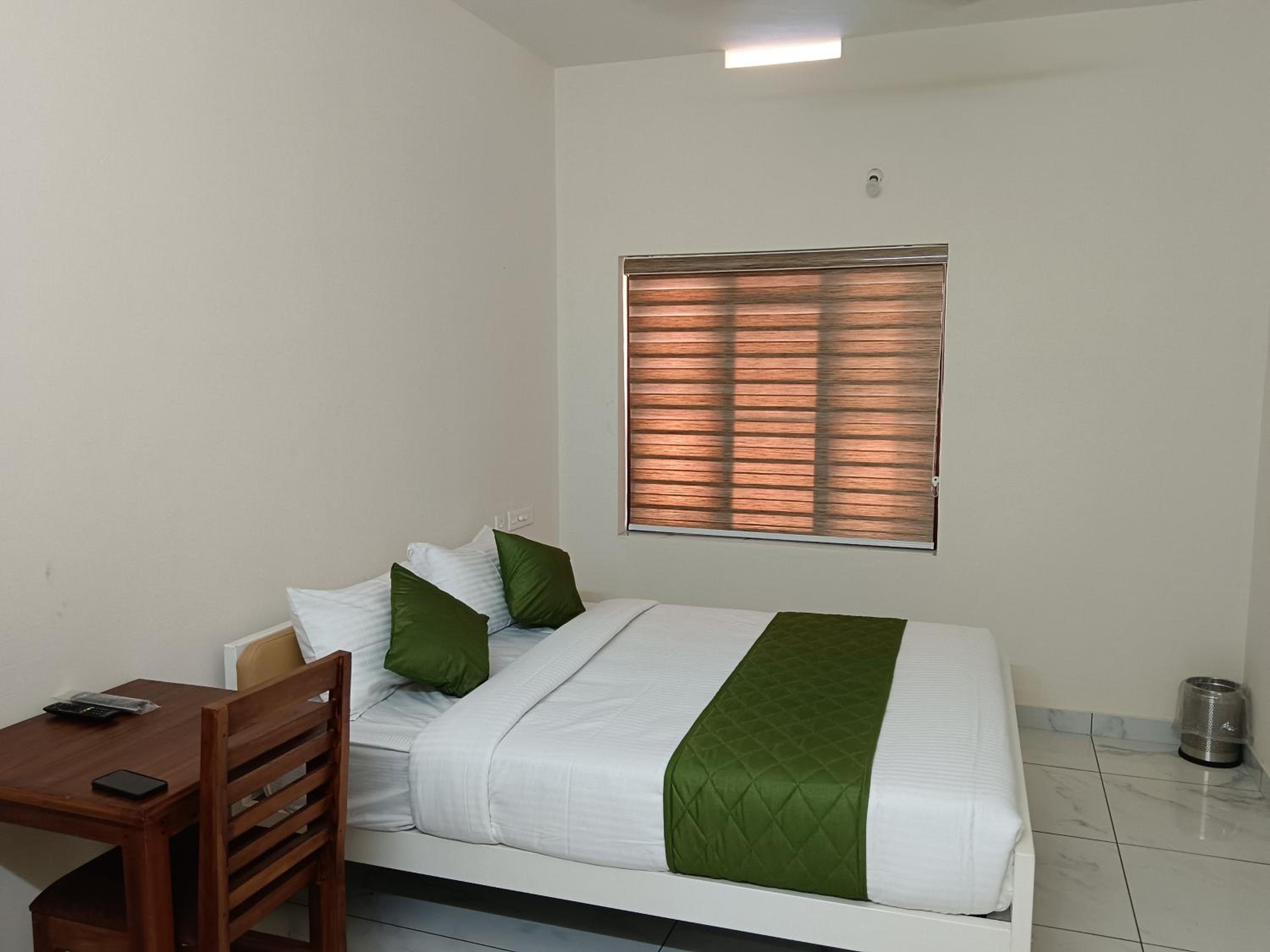 Budget Double Room photo 2