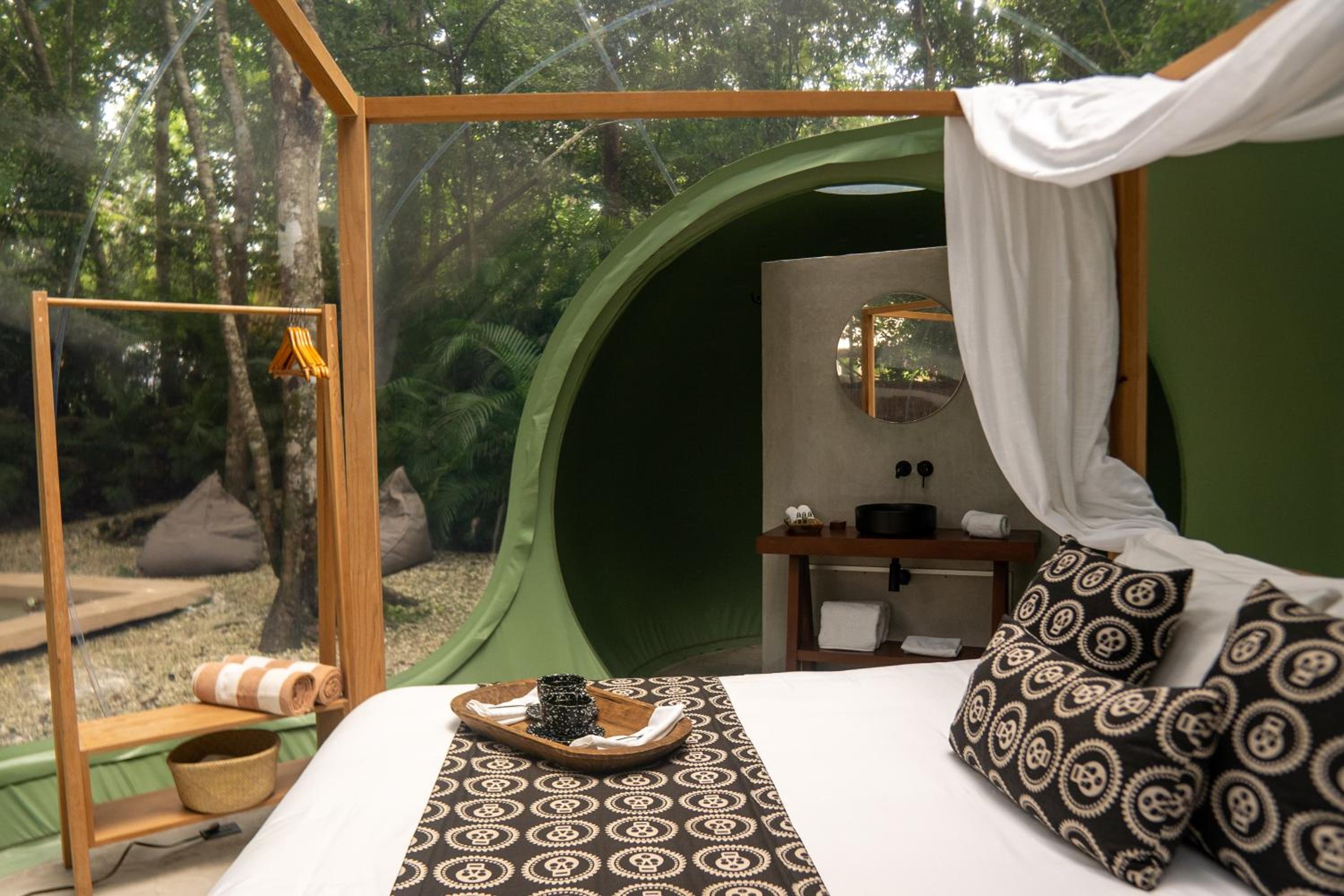 Bubble Suite with jungle view