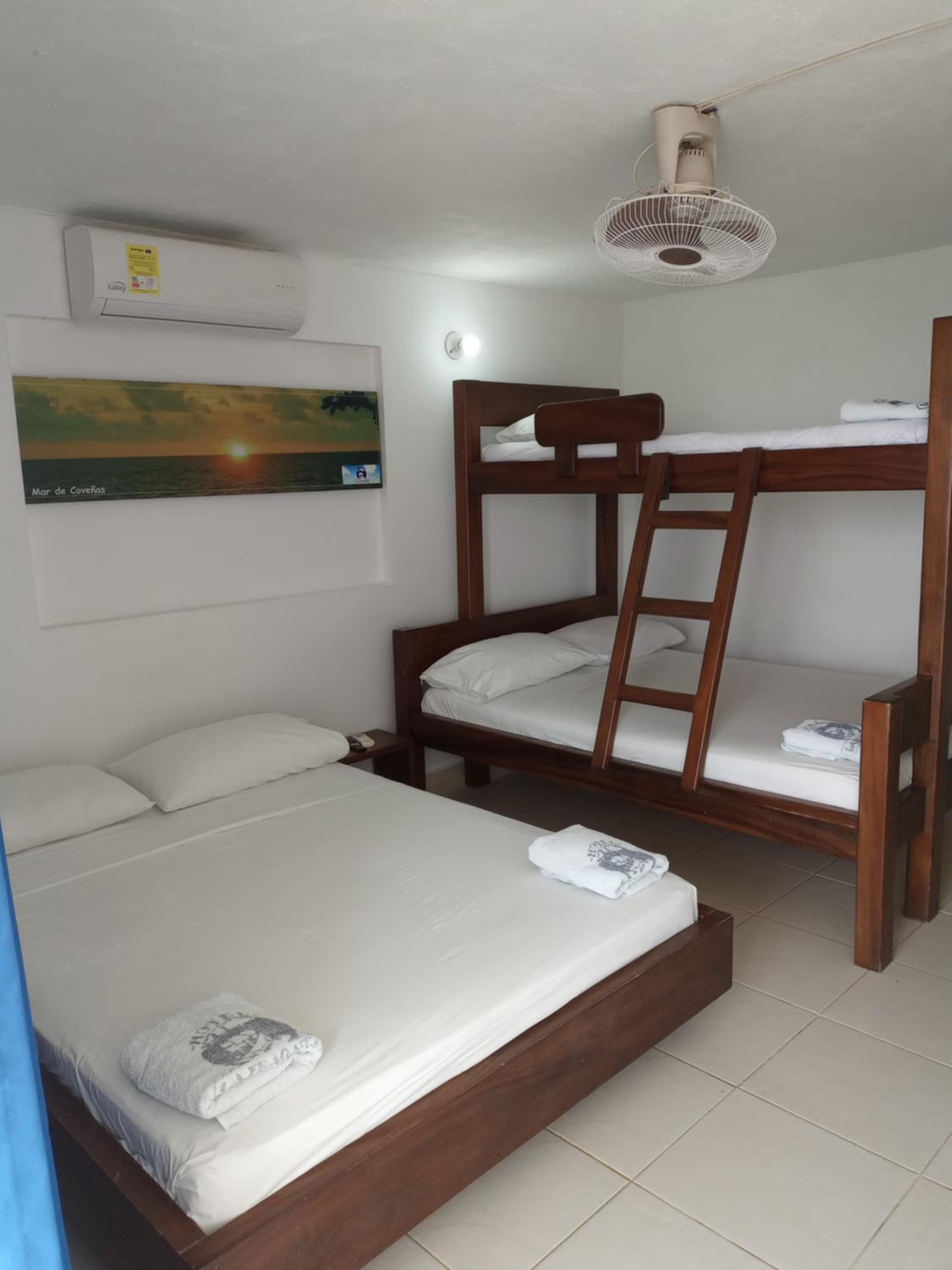 Family Room (5 Adults) with Sea View photo 1