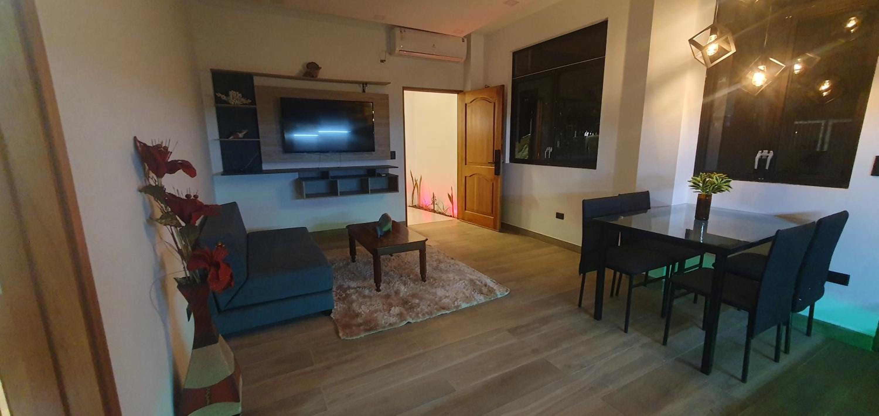 One-Bedroom Apartment photo 1