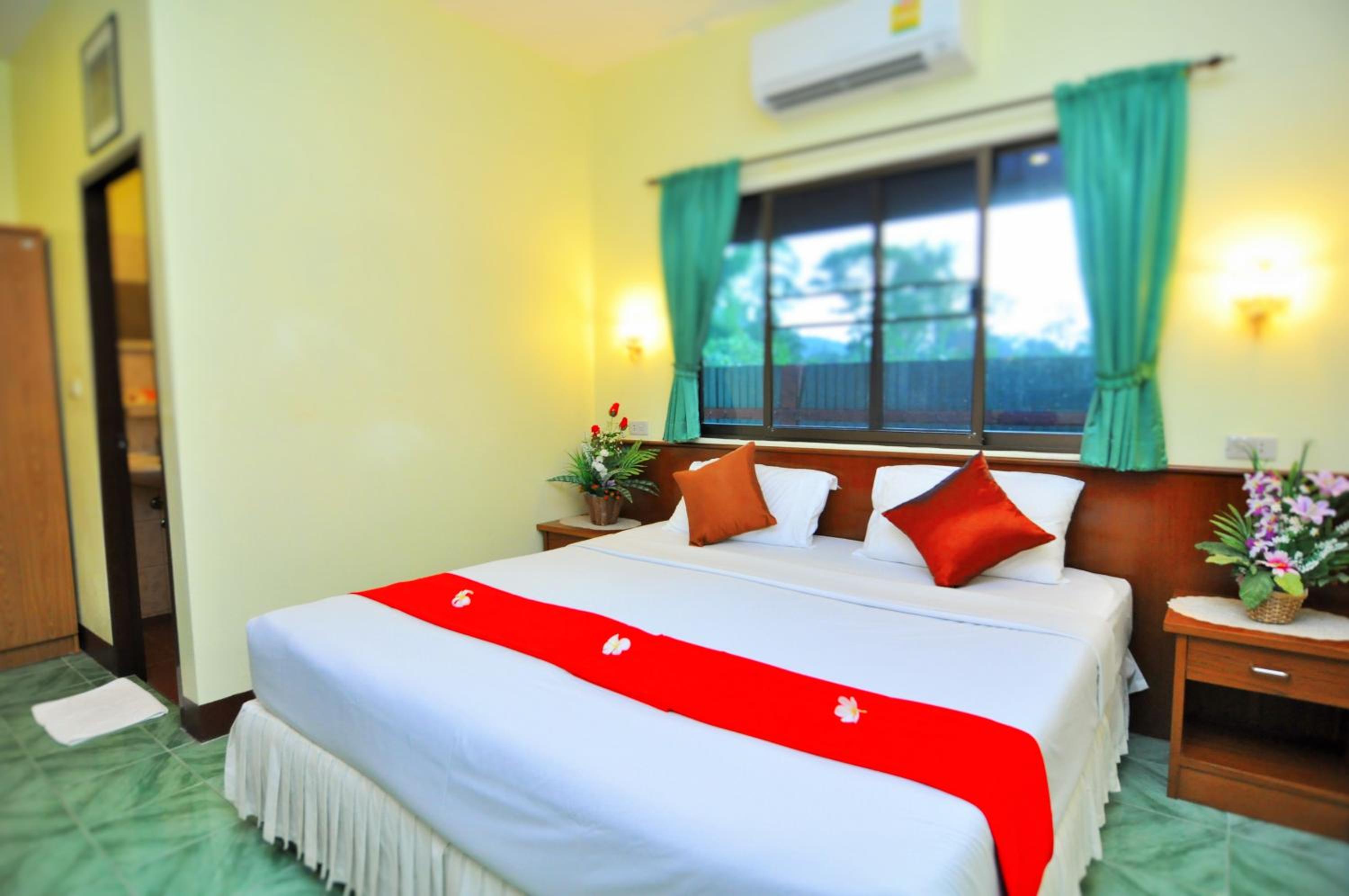 Deluxe King Room photo 2