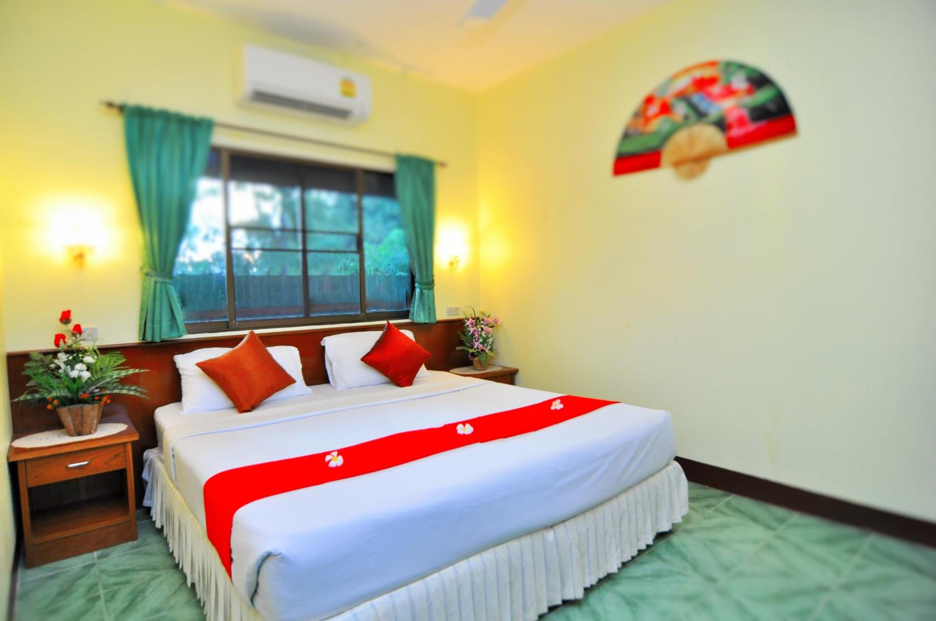 Deluxe King Room photo 1