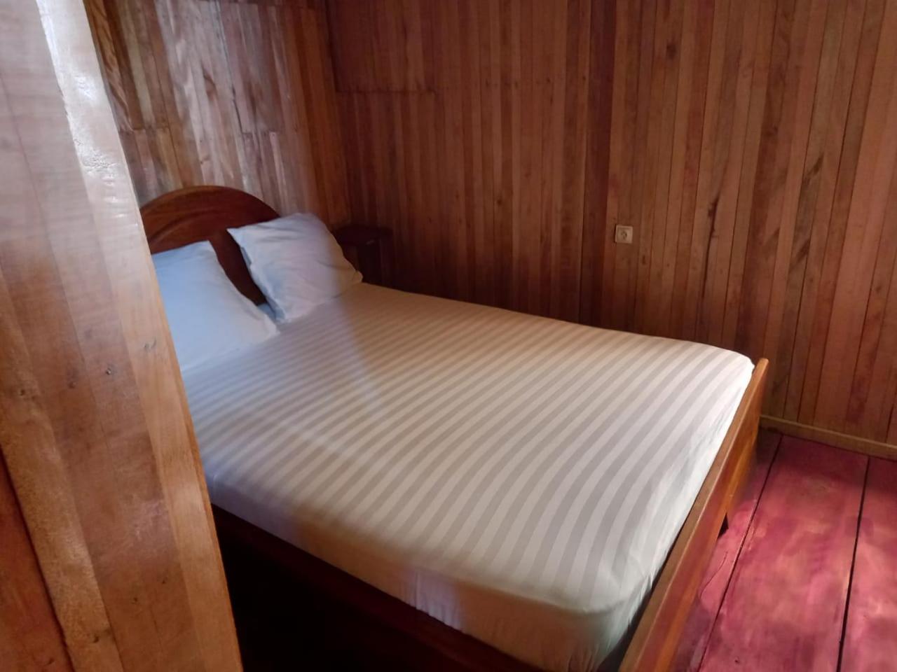 Standard Double Room with Shared Bathroom photo 3