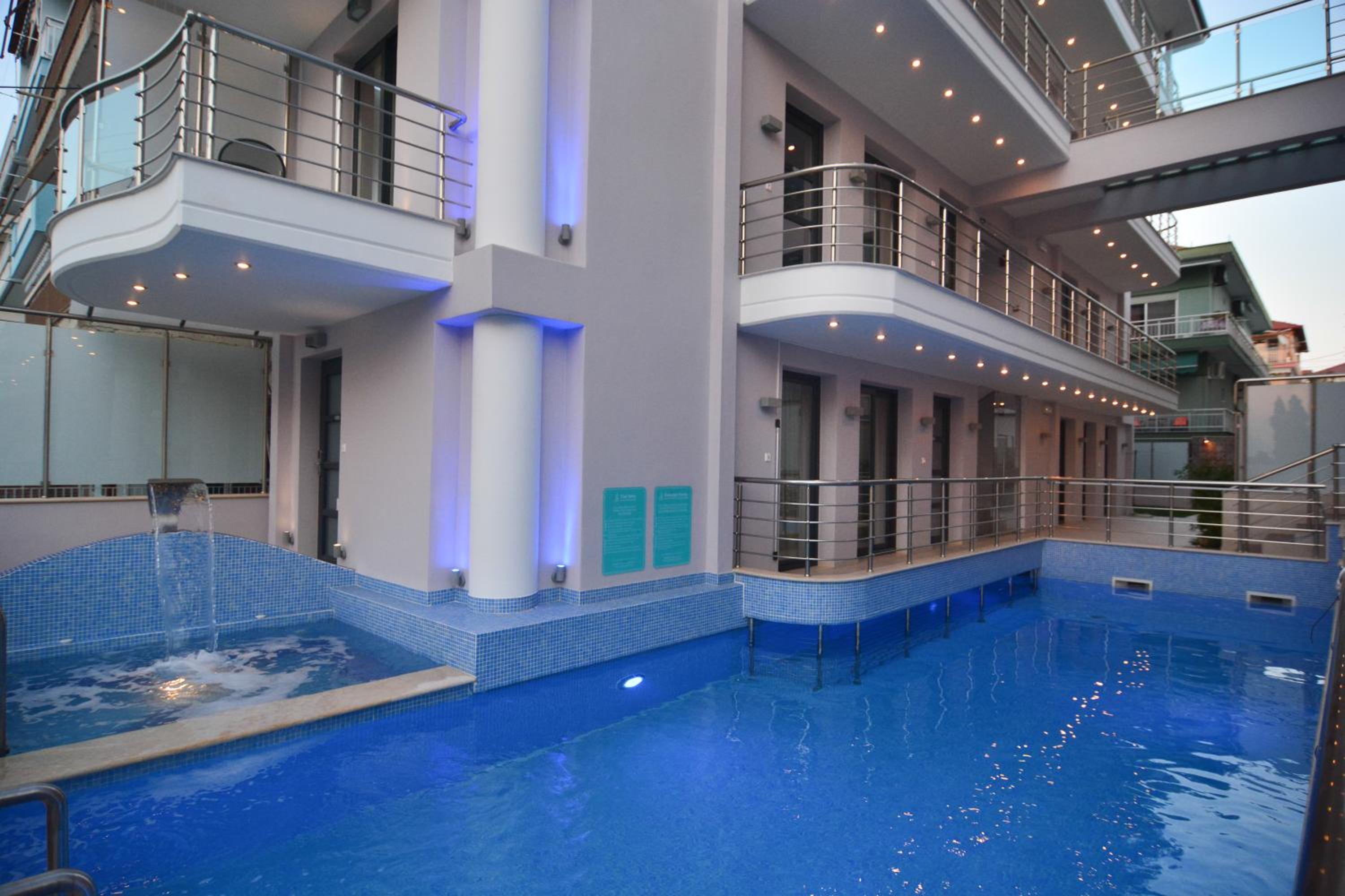 Double or Twin Room with Swimming Pool Access photo 2